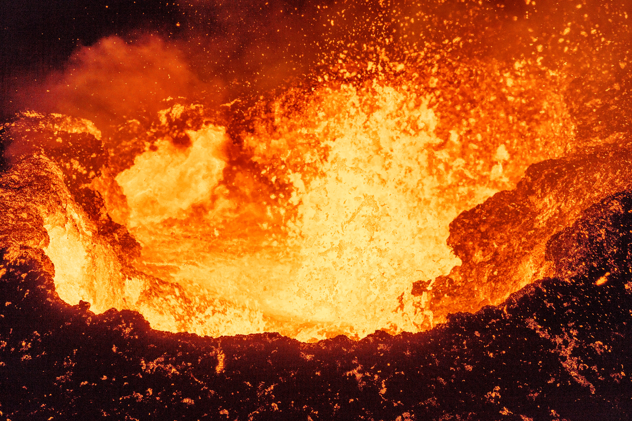 Canon EOS 5DS sample photo. Lava lake photography