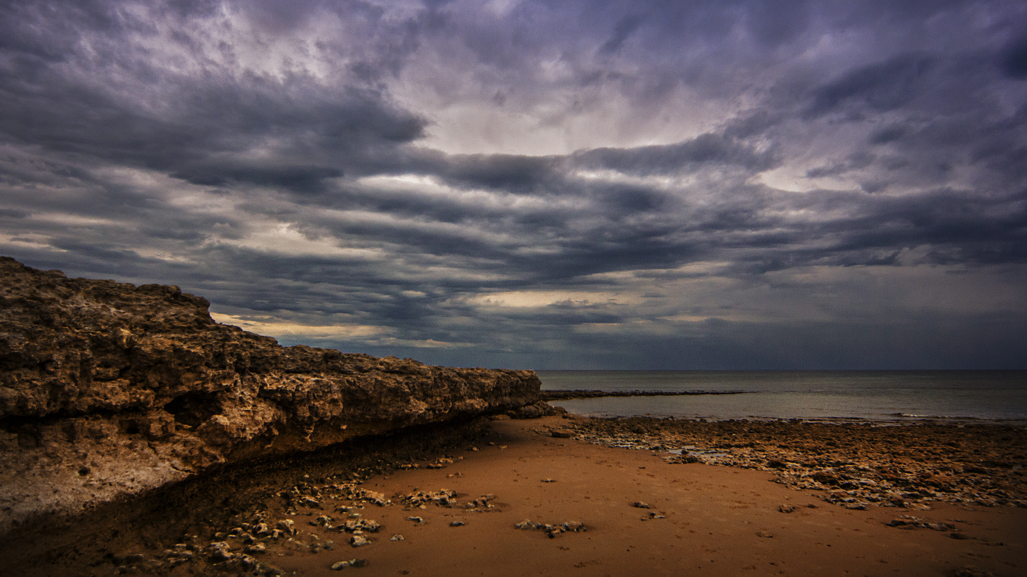 Canon EF 14mm F2.8L II USM sample photo. Comfort in the storm photography