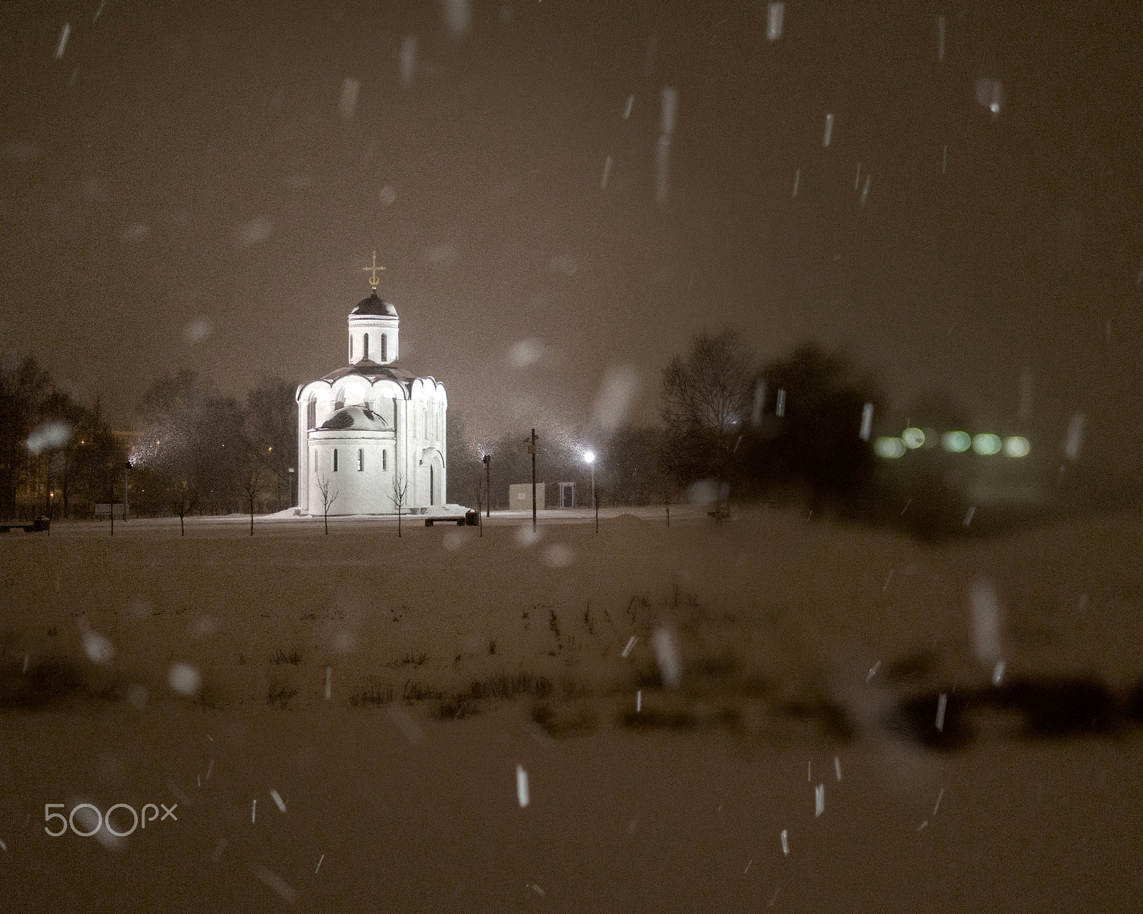 Sony Alpha a5000 (ILCE 5000) + Sony Sonnar T* E 24mm F1.8 ZA sample photo. Winter tver photography