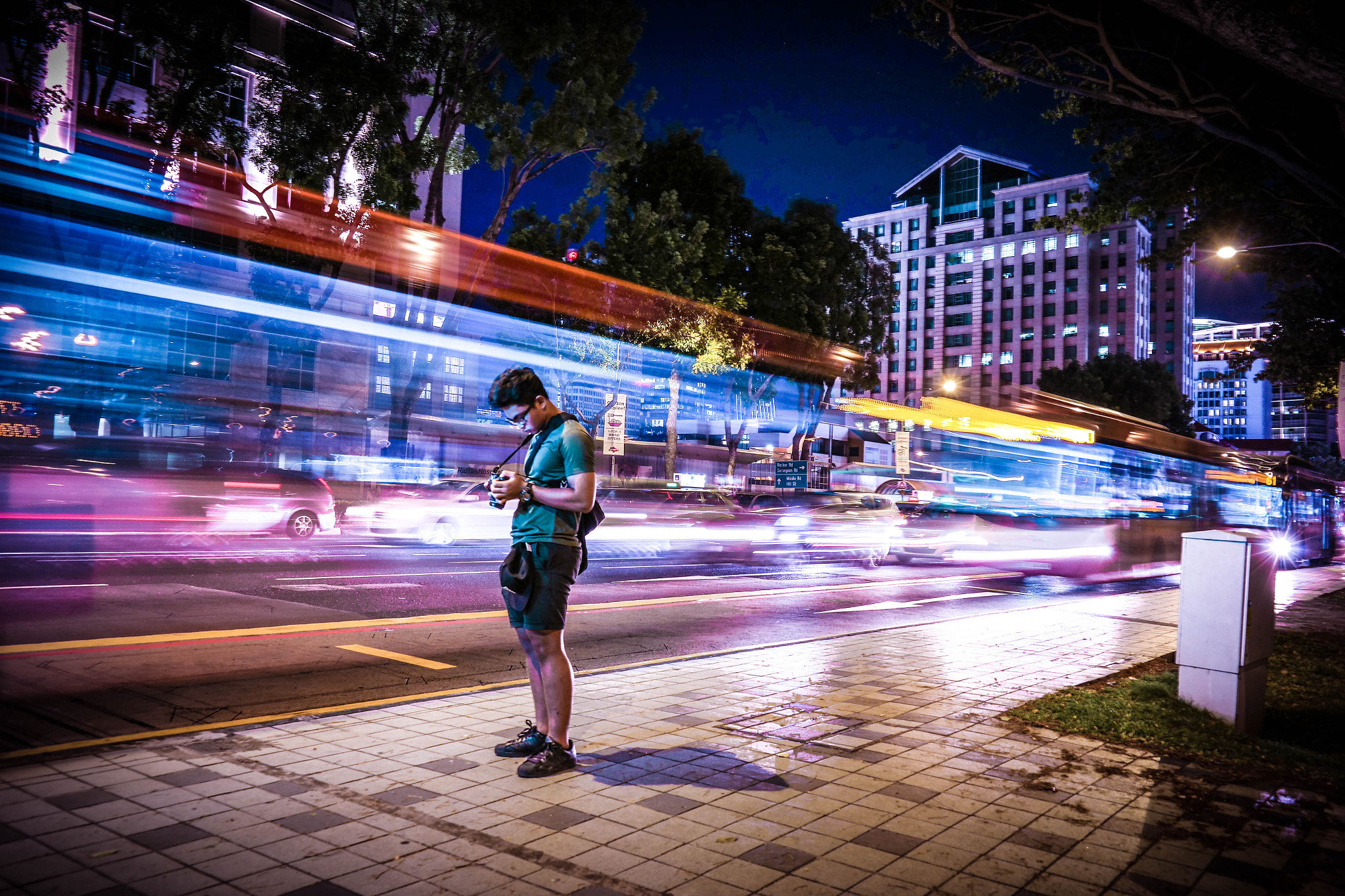Samsung NX30 + NX 18-55mm F3.5-5.6 sample photo. Streets of singapore photography