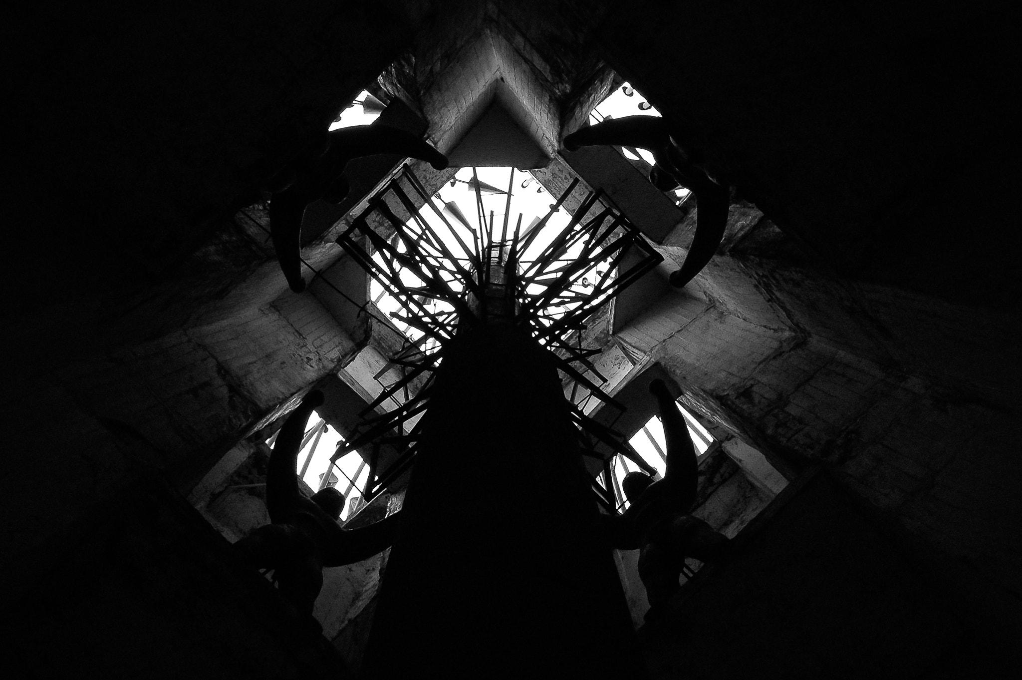 Nikon D70 sample photo. Structure photography