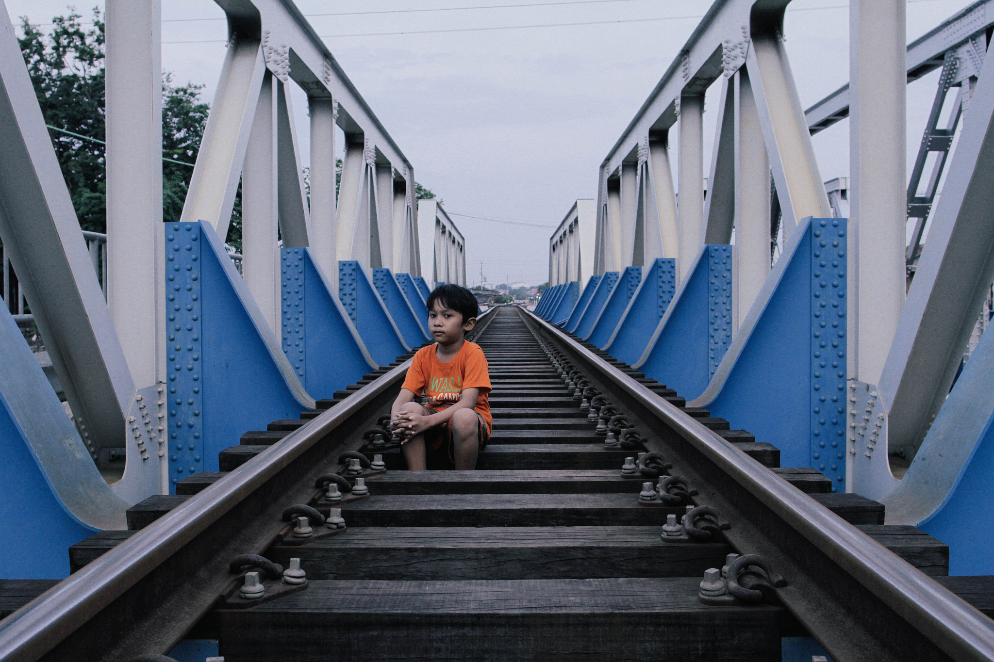 Canon EOS 7D + Canon EF 24mm F1.4L II USM sample photo. Waiting train pass photography
