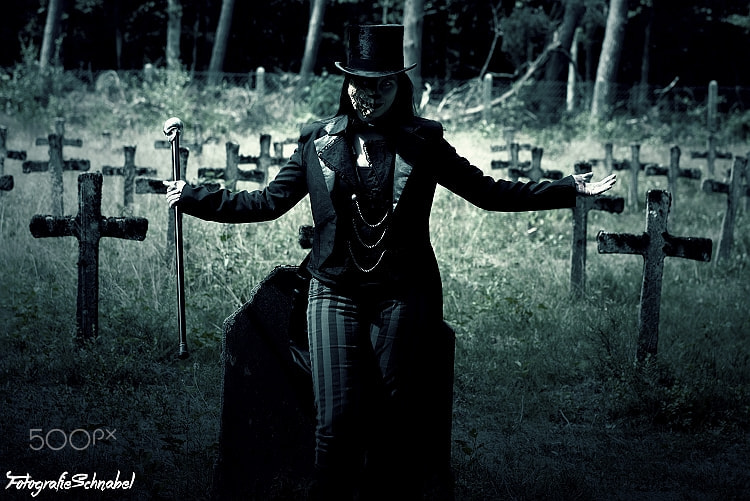 Sigma 70-200mm F2.8 EX DG OS HSM sample photo. Voodoo priestess at a graveyard photography