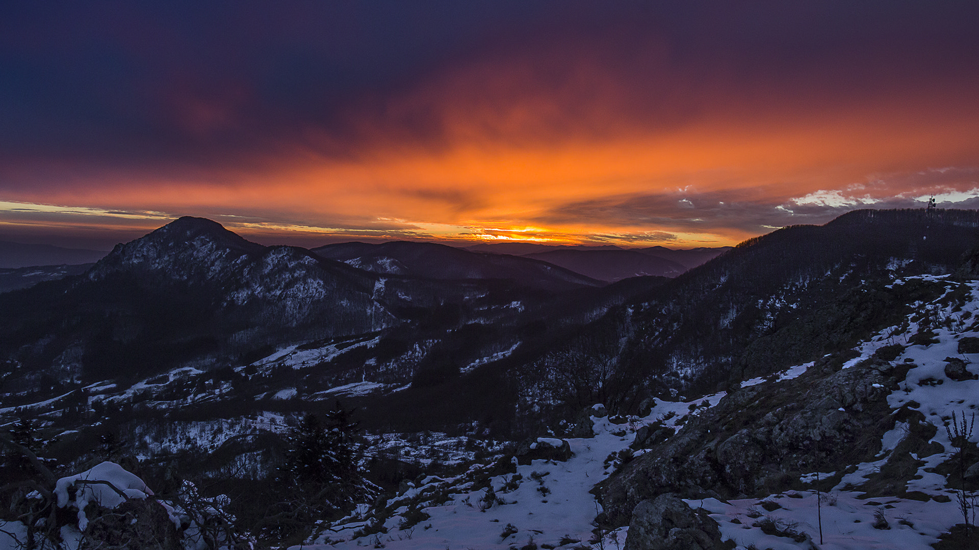 Canon EF-S 18-135mm F3.5-5.6 IS STM sample photo. Sunset on monte beni photography