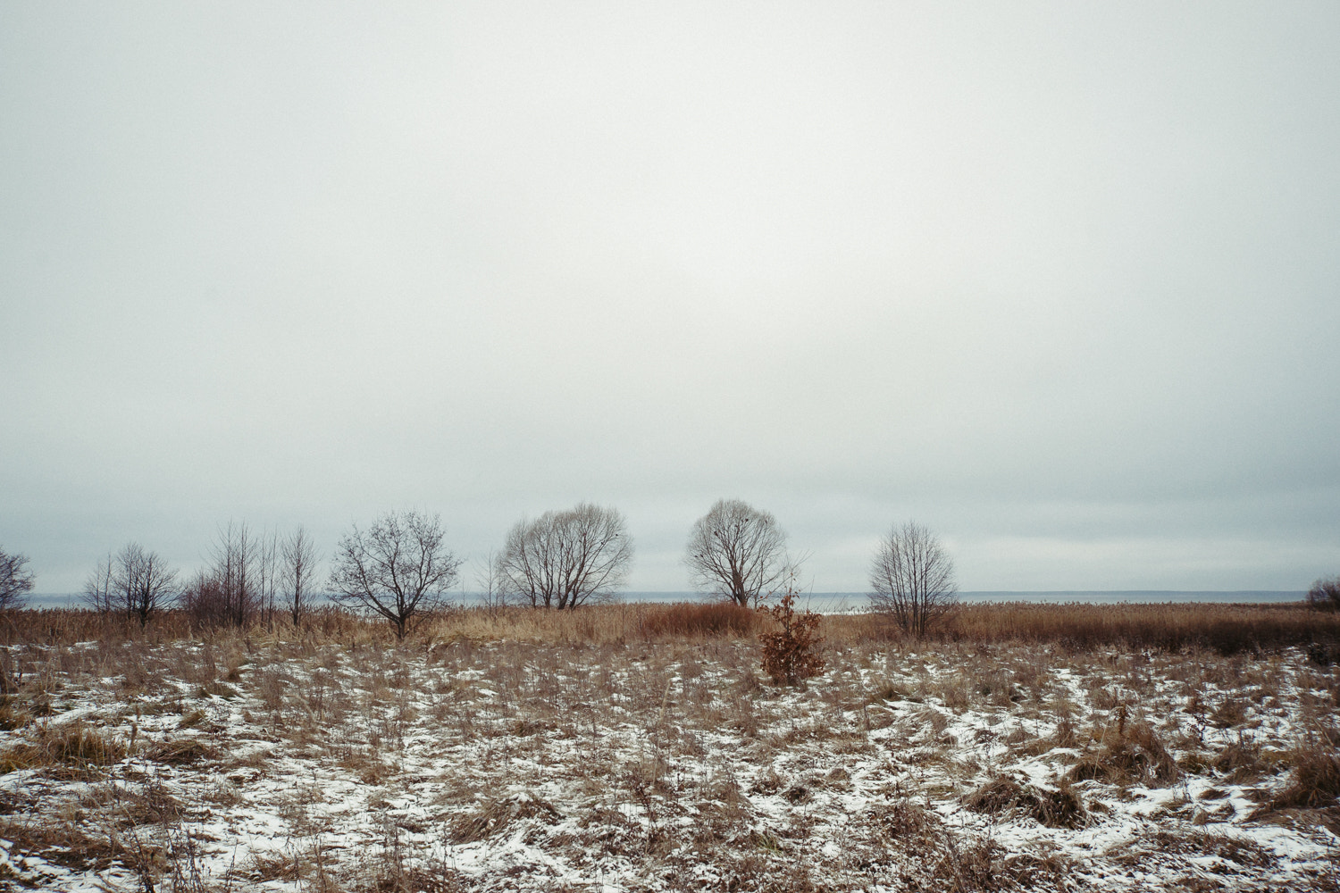 Sigma AF 12-24mm F4.5-5.6 EX DG sample photo. Winter lake photography