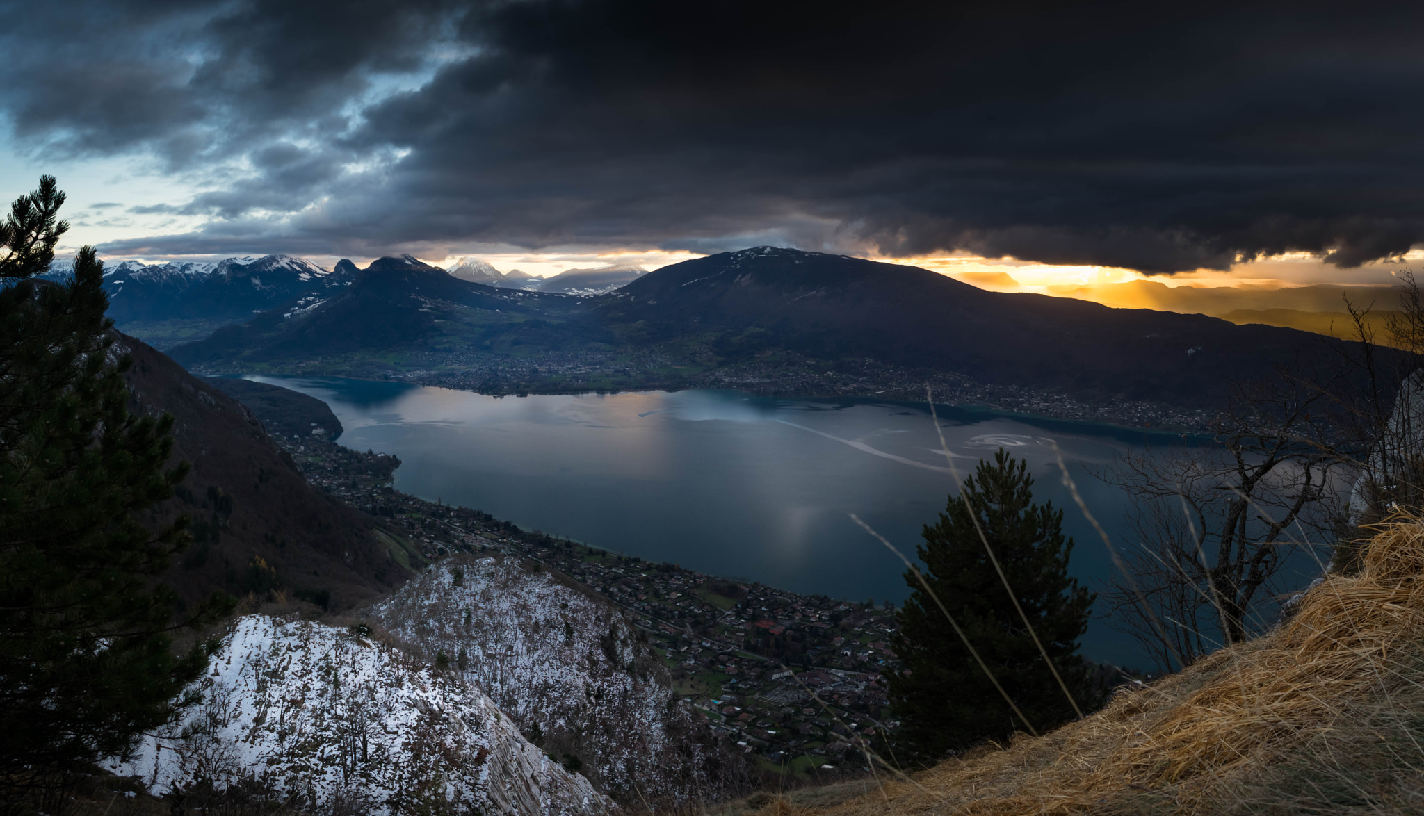 Pentax smc DA 18-55mm F3.5-5.6 AL WR sample photo. Entre nuages et lac photography