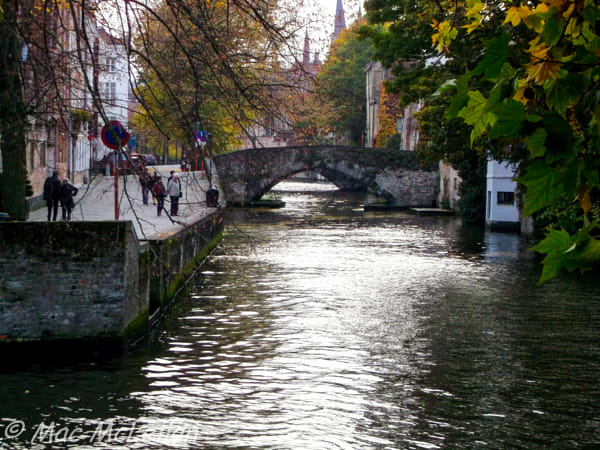 Fujifilm FinePix AV210 sample photos - ExploreCams