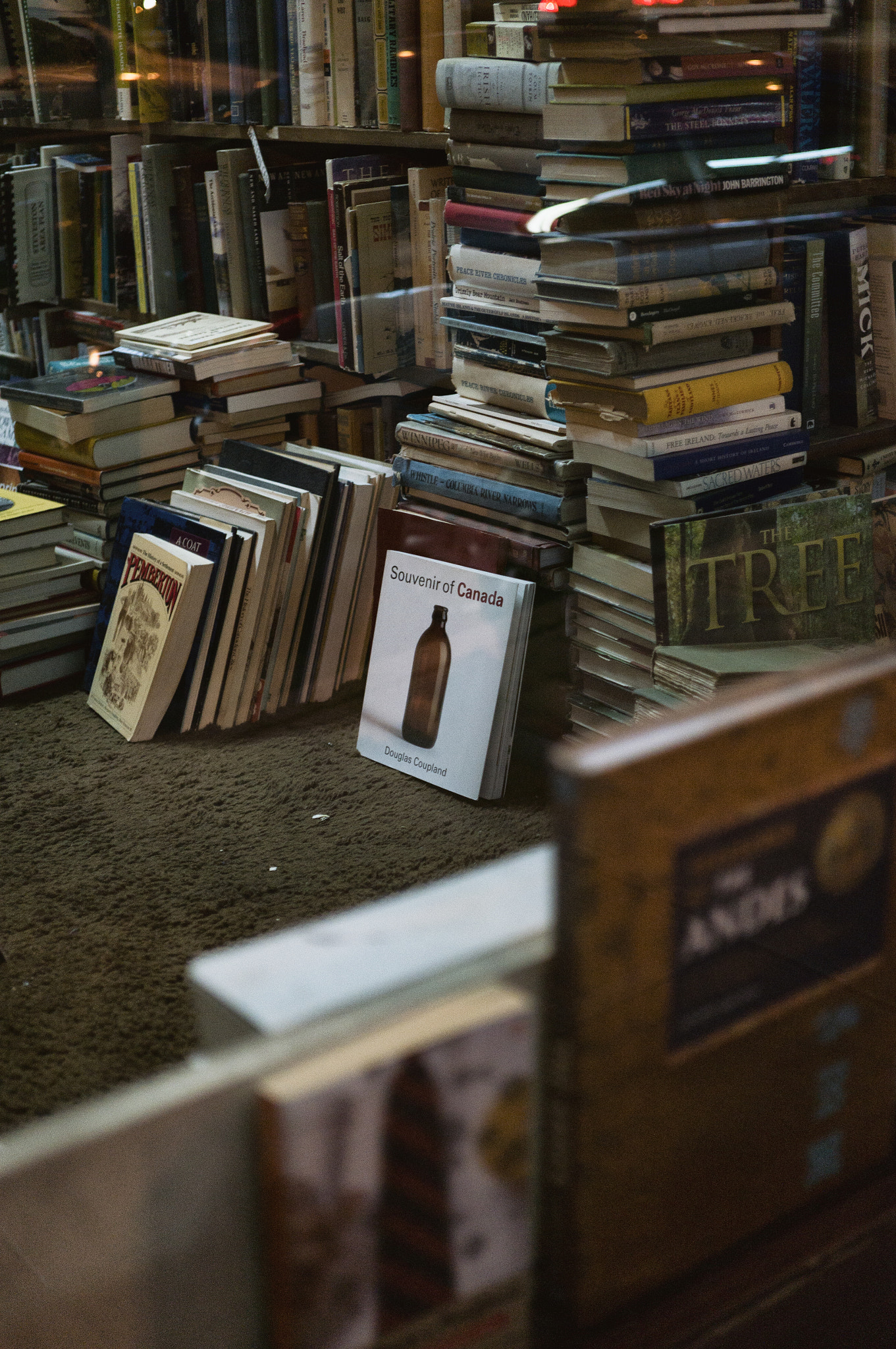 E 32mm F1.8 sample photo. Used bookshop, vancouver | british columbia photography