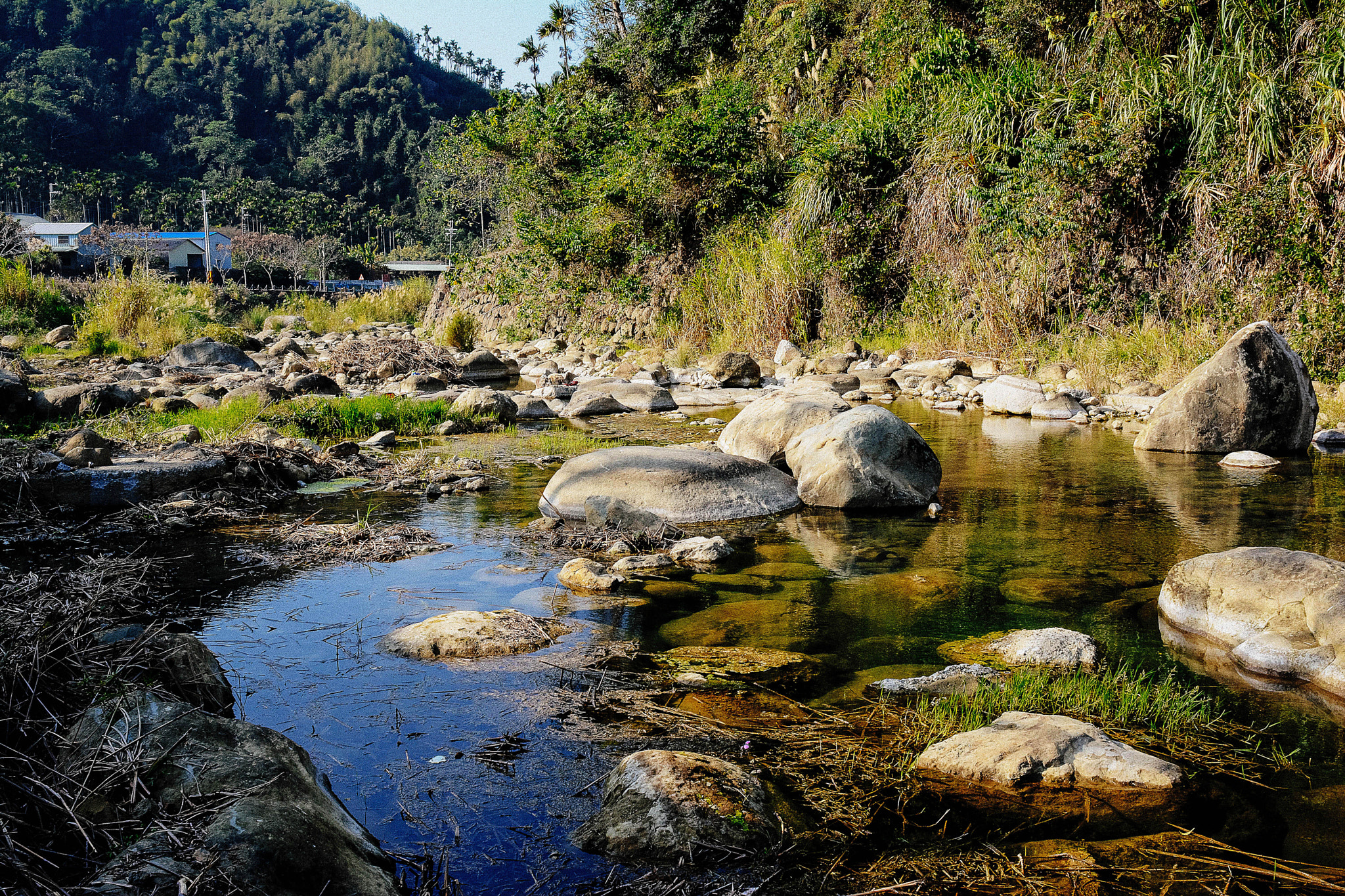 Nikon D7100 + AF Nikkor 24mm f/2.8 sample photo. Quiet waters. xinshe district, taichung. photography