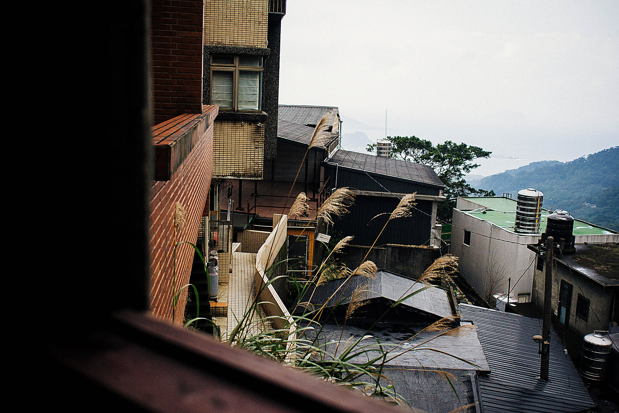 Nikon D7100 + AF Nikkor 24mm f/2.8 sample photo. Lallang. jiufen, taipei. photography