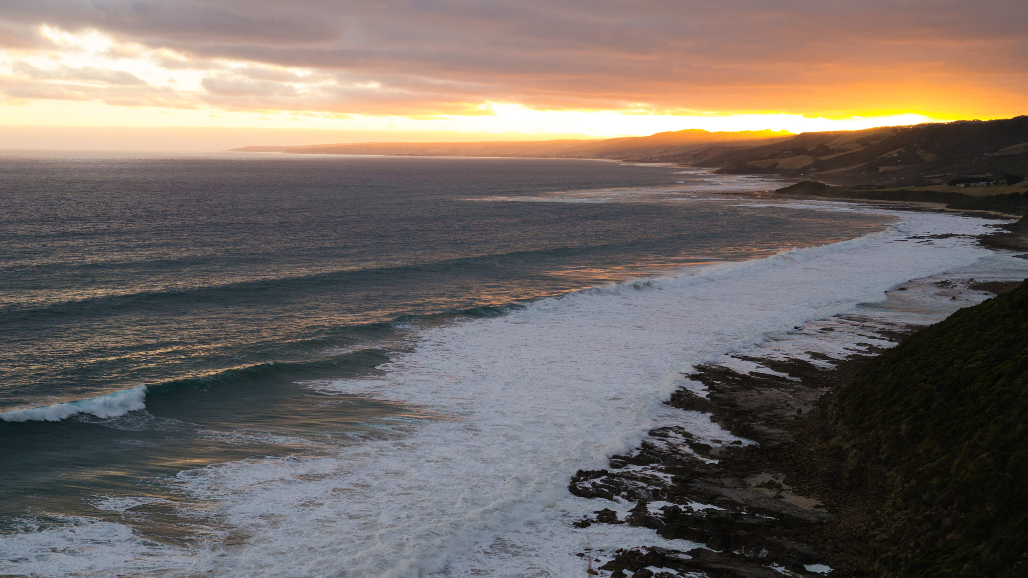 Panasonic Lumix DMC-GH2 + Panasonic Leica DG Summilux 25mm F1.4 II ASPH sample photo. Sunset over apollo bay photography