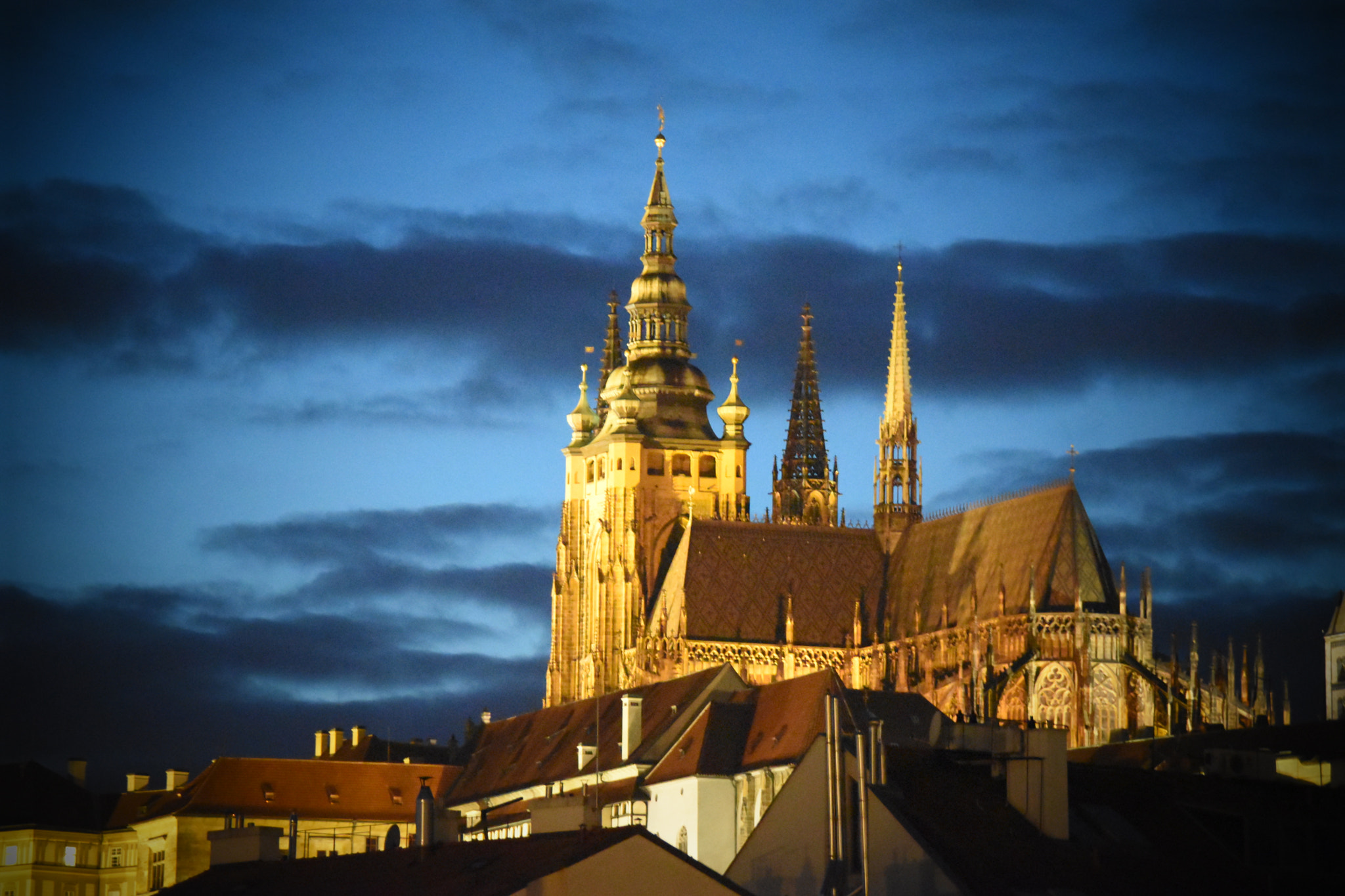 Nikon D5500 + Nikon AF-S DX Nikkor 18-300mm F3.5-5.6G ED VR sample photo. Prague castle at night with clouds photography