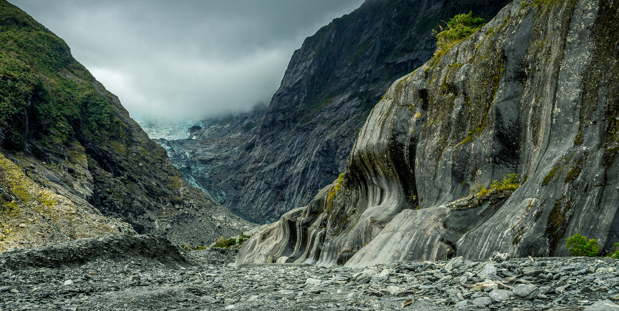 Canon EOS 7D + Tamron AF 28-200mm F3.8-5.6 XR Di Aspherical (IF) Macro sample photo. Stripe stone photography