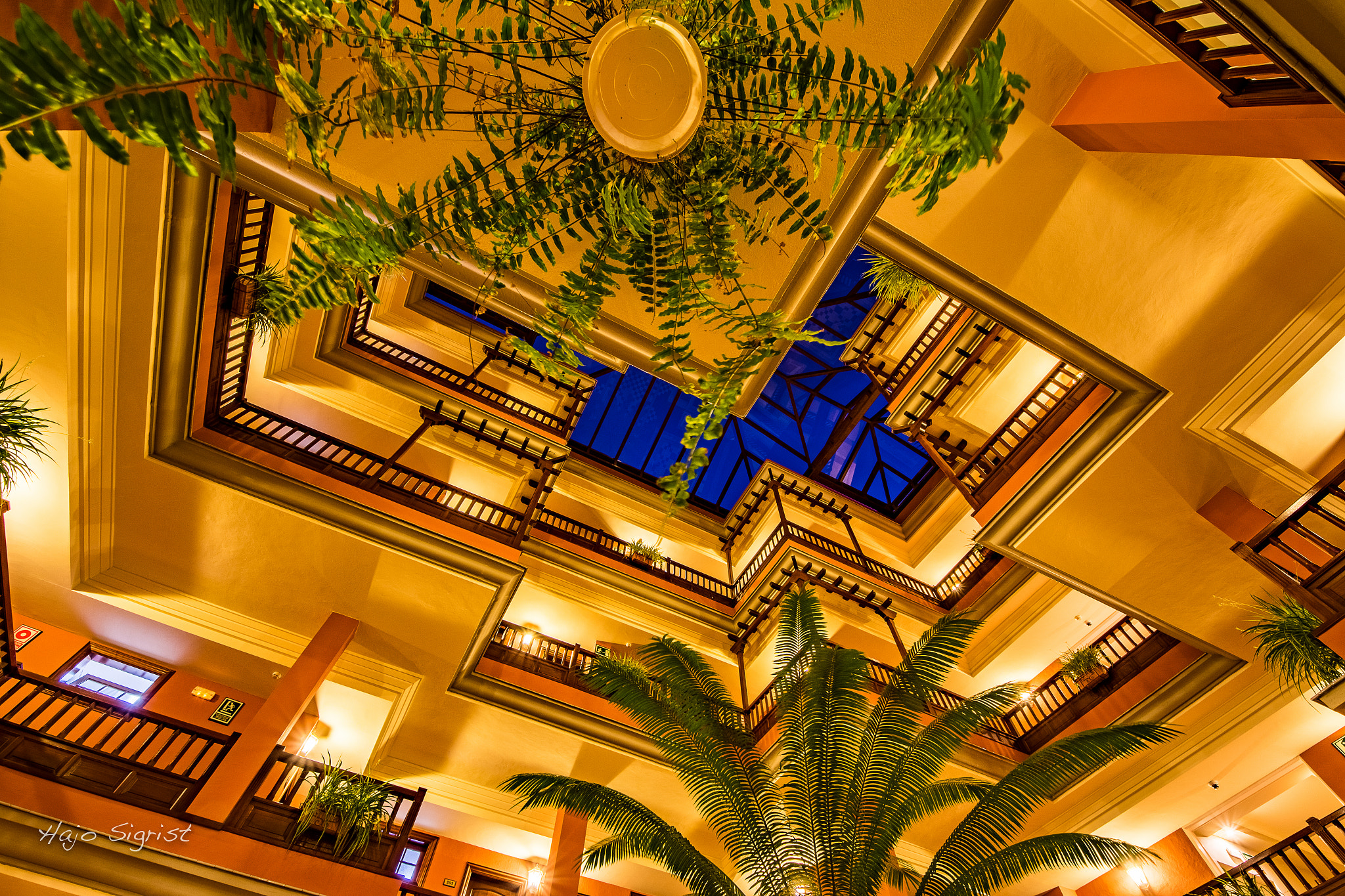 Sigma 8-16mm F4.5-5.6 DC HSM sample photo. Across a corner photography
