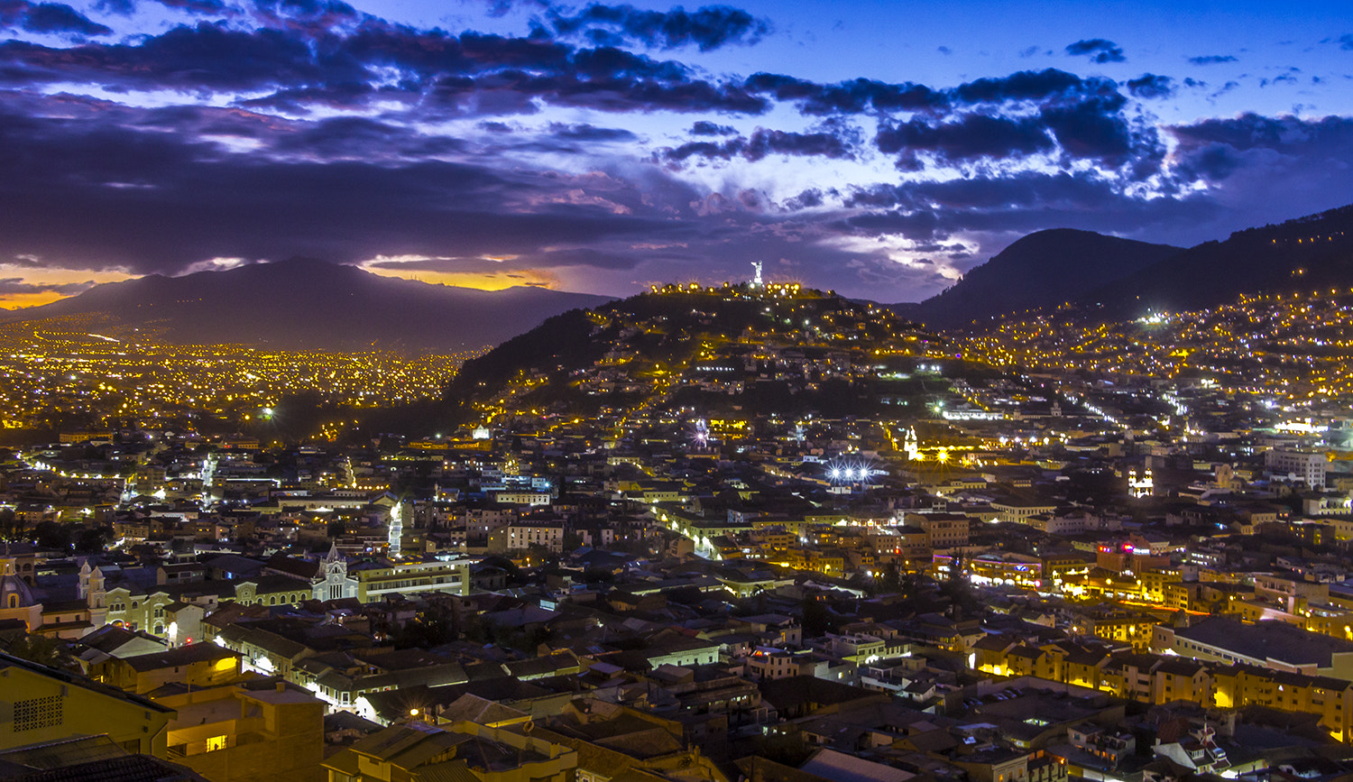 Canon EF-S 18-135mm F3.5-5.6 IS STM sample photo. Quito sunset photography