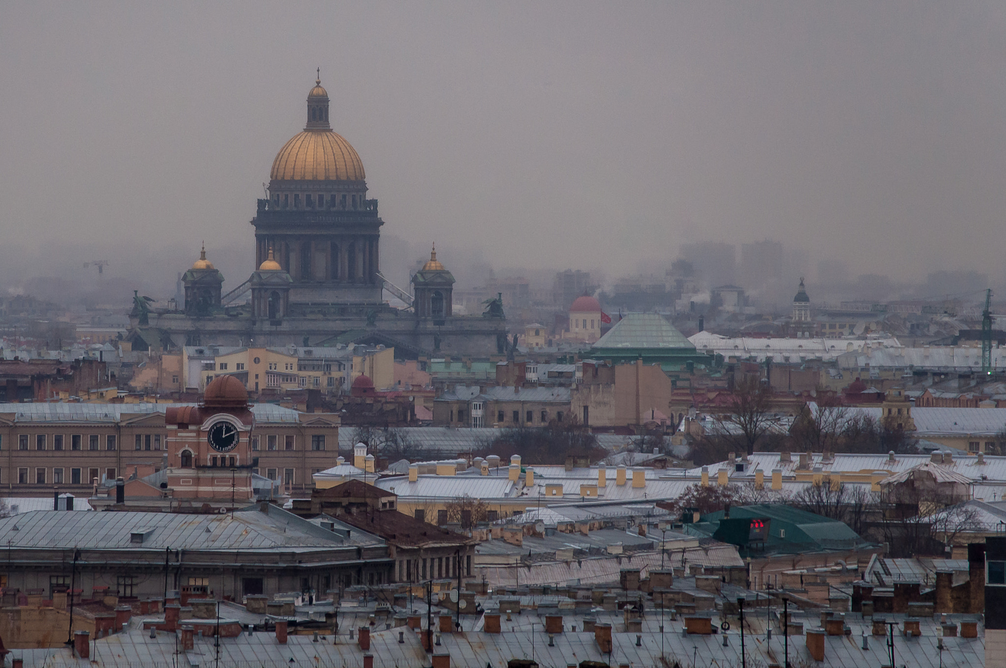 Sony 70-300mm F4.5-5.6 G SSM sample photo. Saint-petersburg roofs photography
