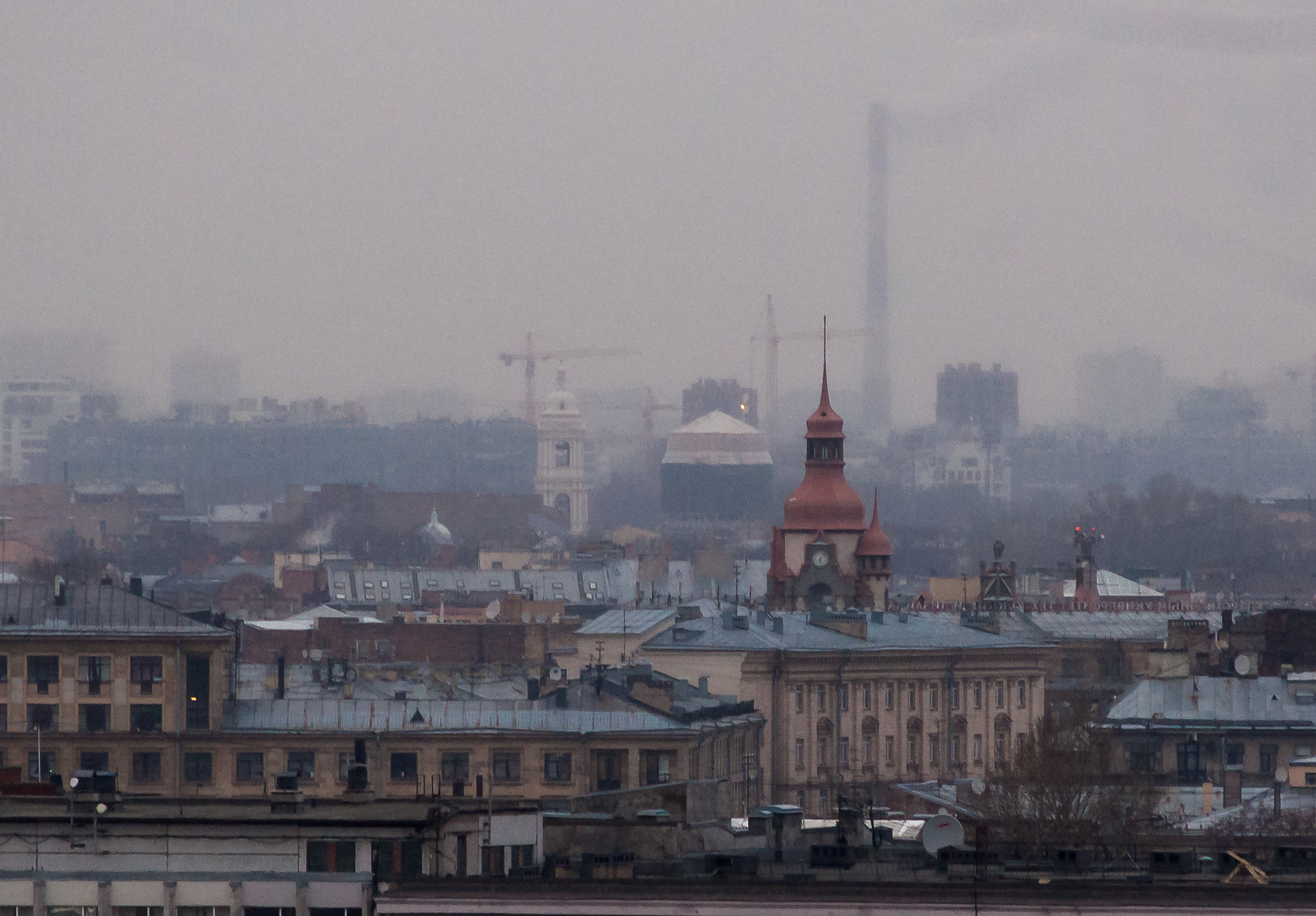 Sony 70-300mm F4.5-5.6 G SSM sample photo. Saint-petersburg roofs photography