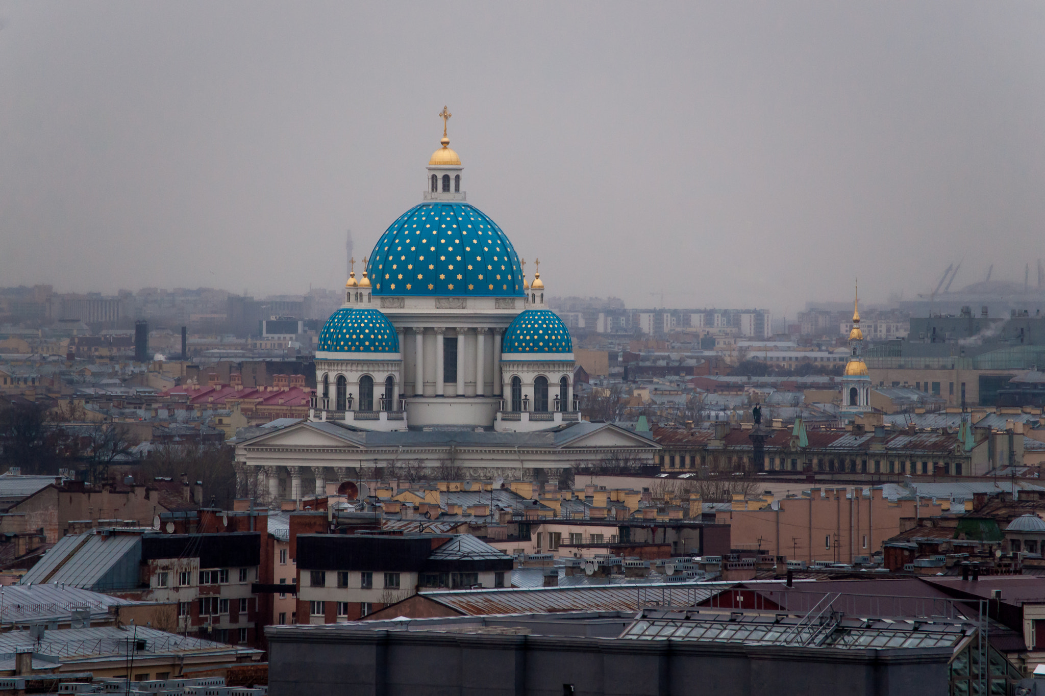 Sony 70-300mm F4.5-5.6 G SSM sample photo. Saint-petersburg roofs photography