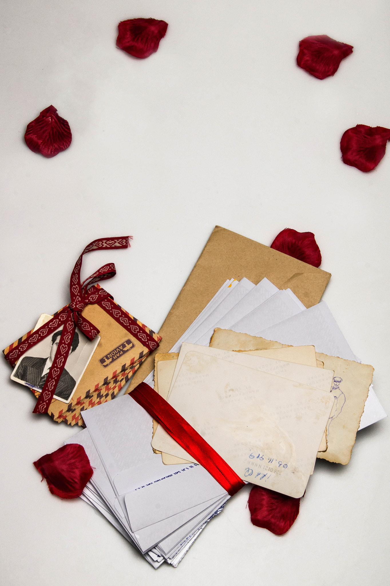 Sony Alpha DSLR-A550 + Sony DT 18-55mm F3.5-5.6 SAM sample photo. Book cover for old love story photography