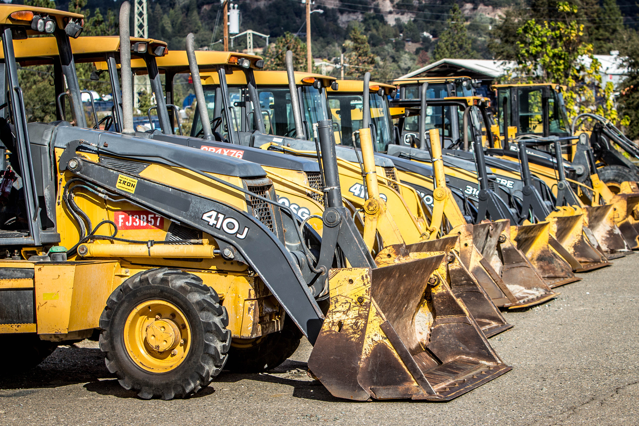Canon EF 70-200mm F2.8L IS USM sample photo. Wheel loader tires photography