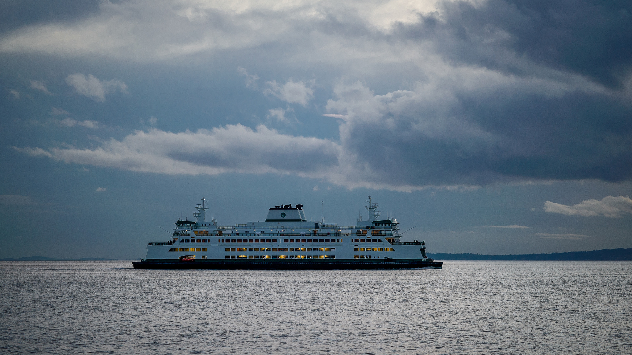 Nikon D810 + ZEISS Apo Sonnar T* 135mm F2 sample photo. Fall ferry commute photography