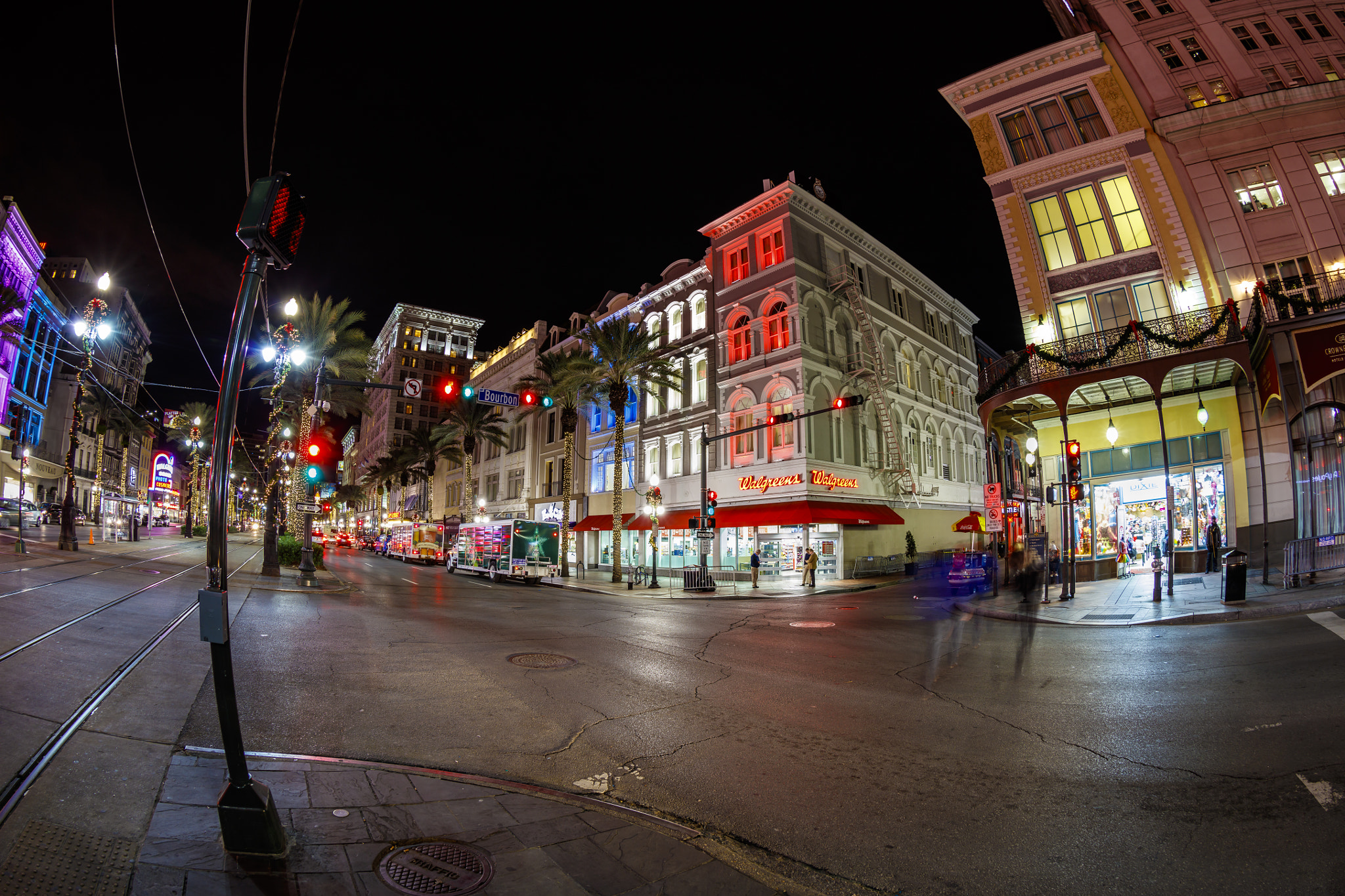 Canon EF 8-15mm F4L Fisheye USM sample photo. French colors photography