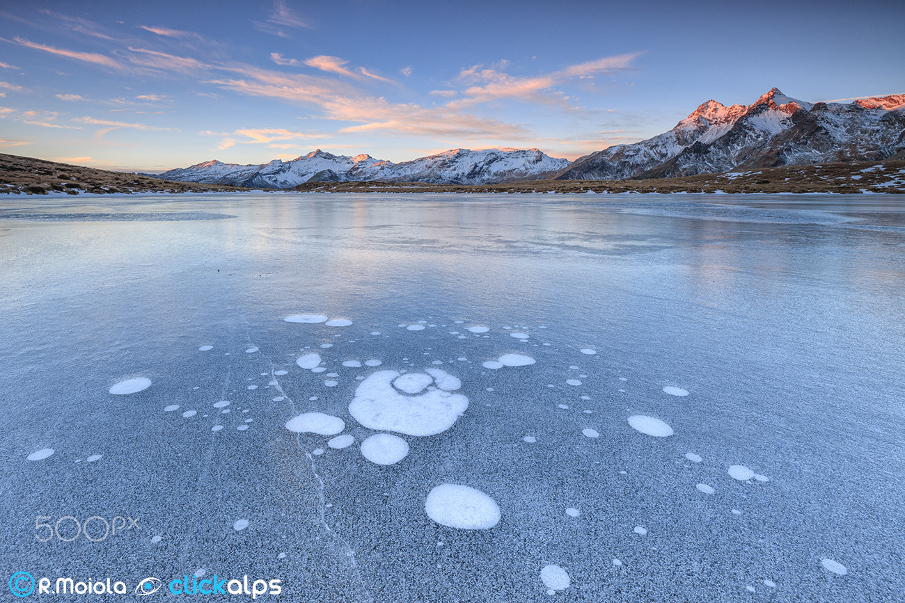 Canon EOS 5DS + Canon TS-E 17mm F4L Tilt-Shift sample photo. Bubbles photography