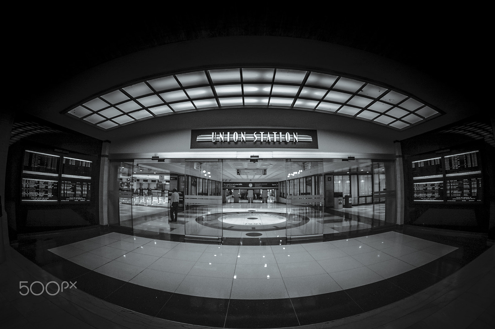 Nikon D70s + Samyang 8mm F3.5 Aspherical IF MC Fisheye sample photo. Union station photography