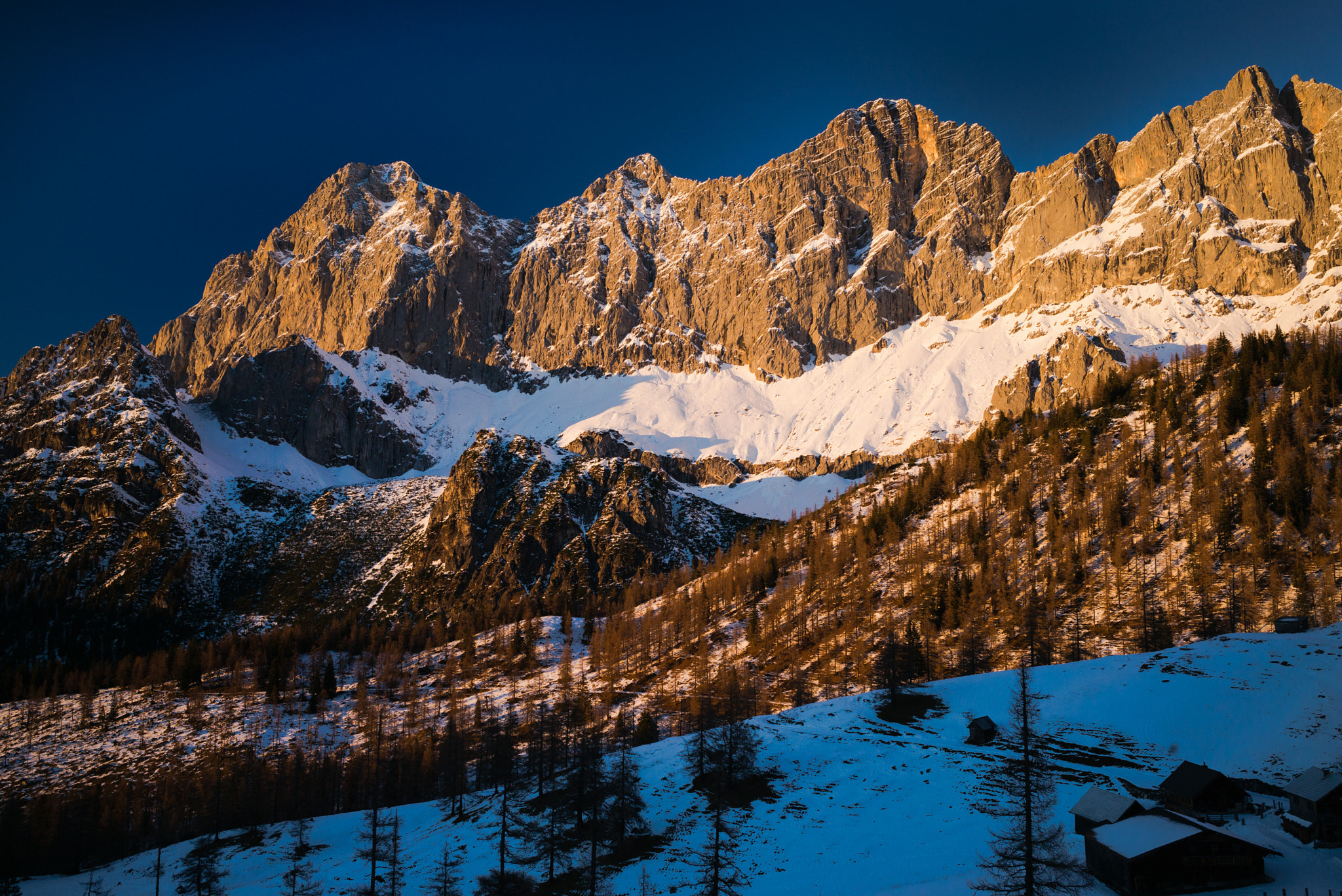 Summicron-M 1:2/28 ASPH. sample photo. Dachstein winter photography
