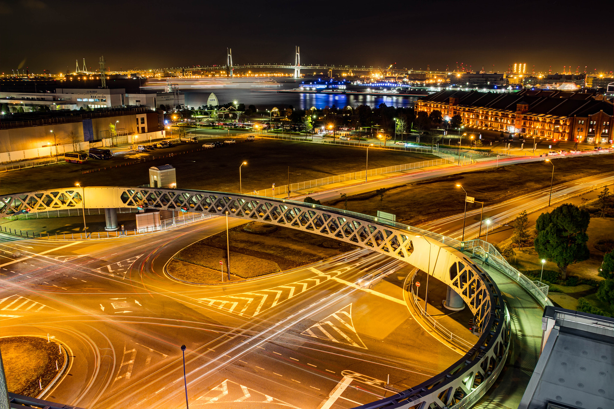 Canon EF 75-300mm F4.0-5.6 IS USM sample photo. Yokohama nightscape photography