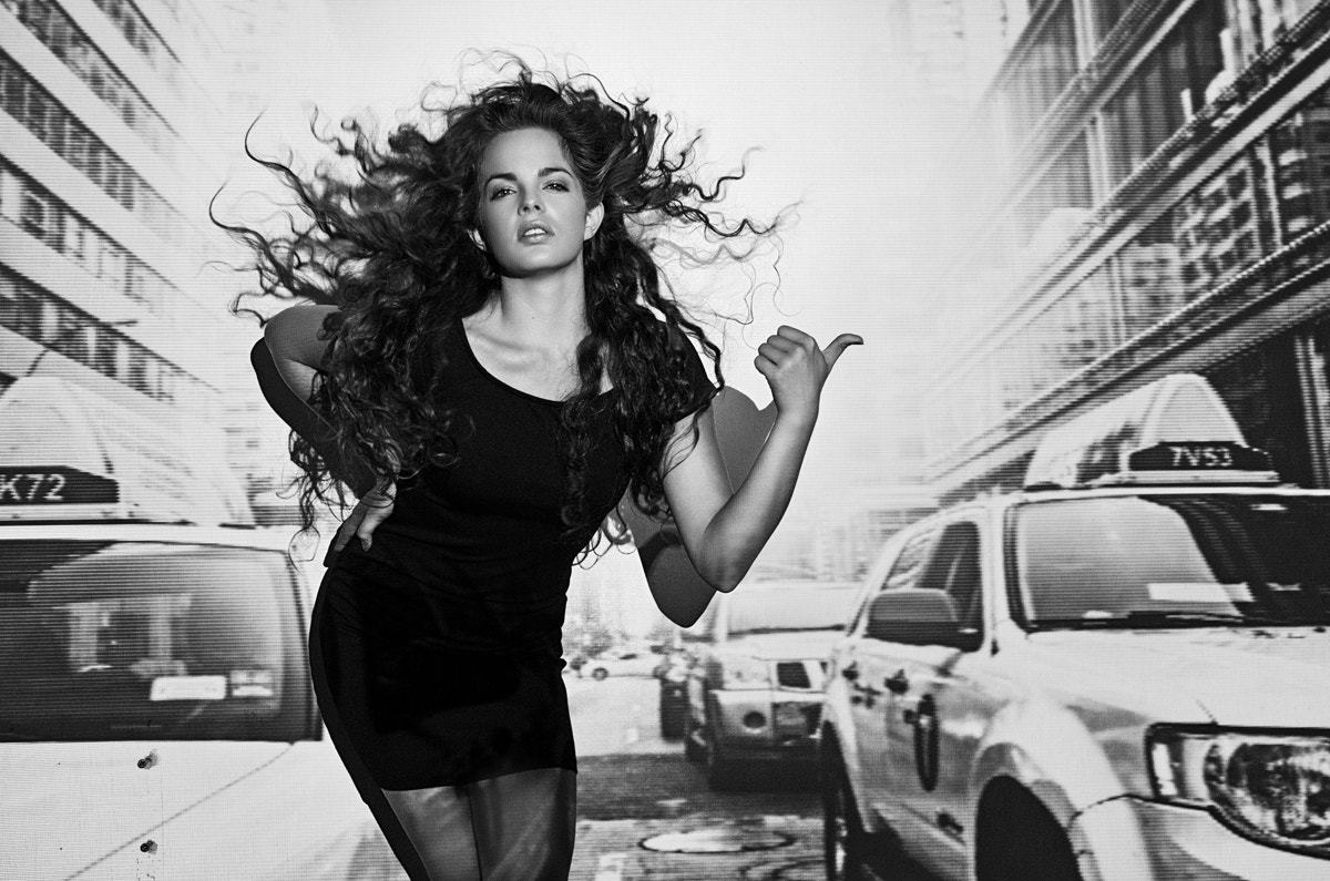 Nikon D5100 + Sigma 18-35mm F1.8 DC HSM Art sample photo. Hitch a ride photography