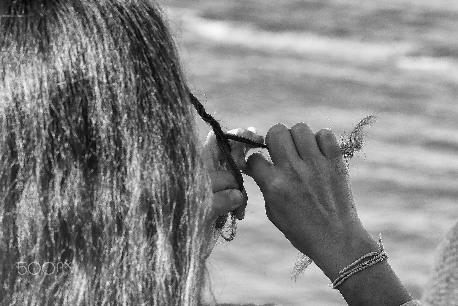 Leica APO-Summicron-M 90mm F2 ASPH sample photo. Making herself pretty photography