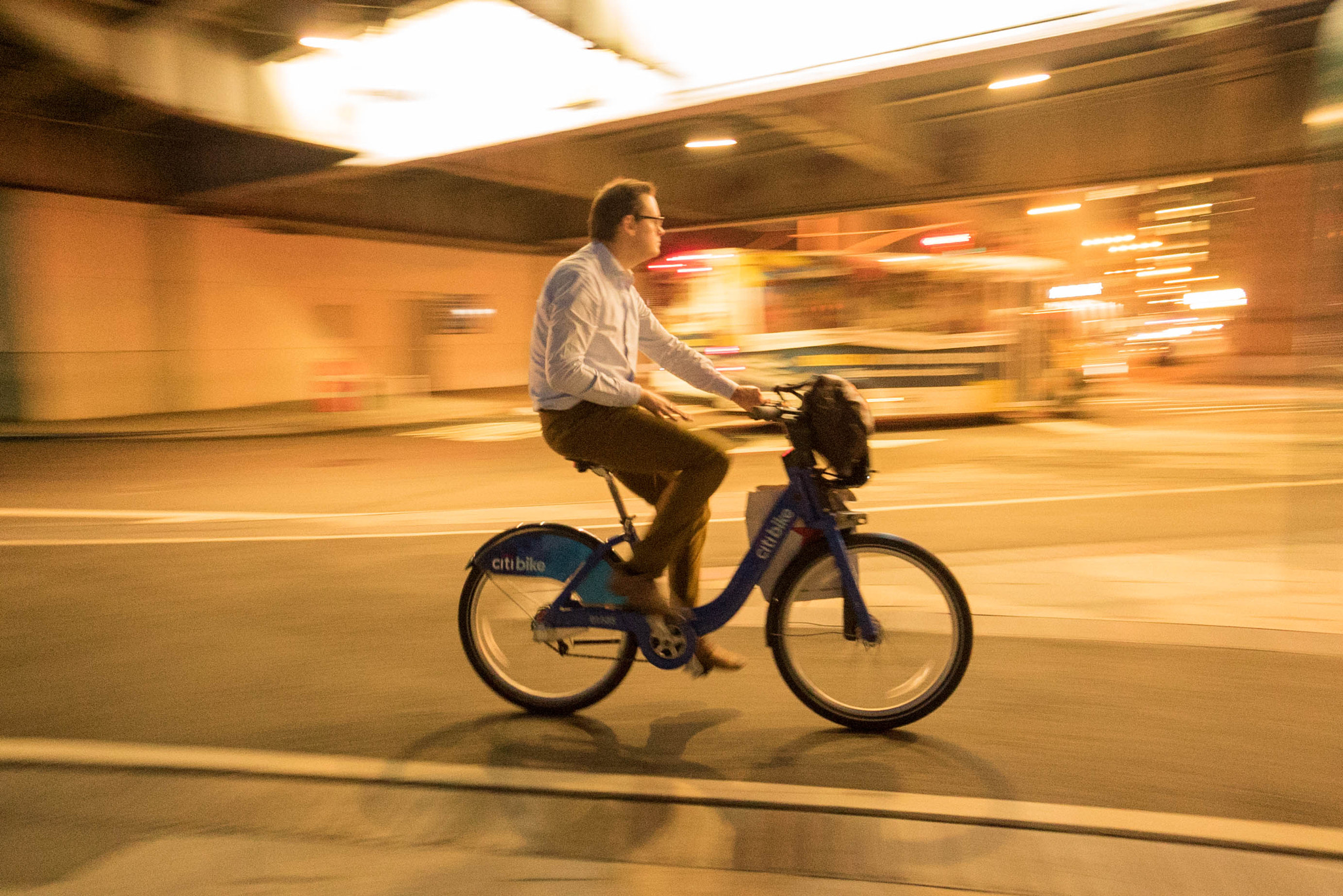 Sony a7S + Sony E 10-18mm F4 OSS sample photo. Ny cyclist photography