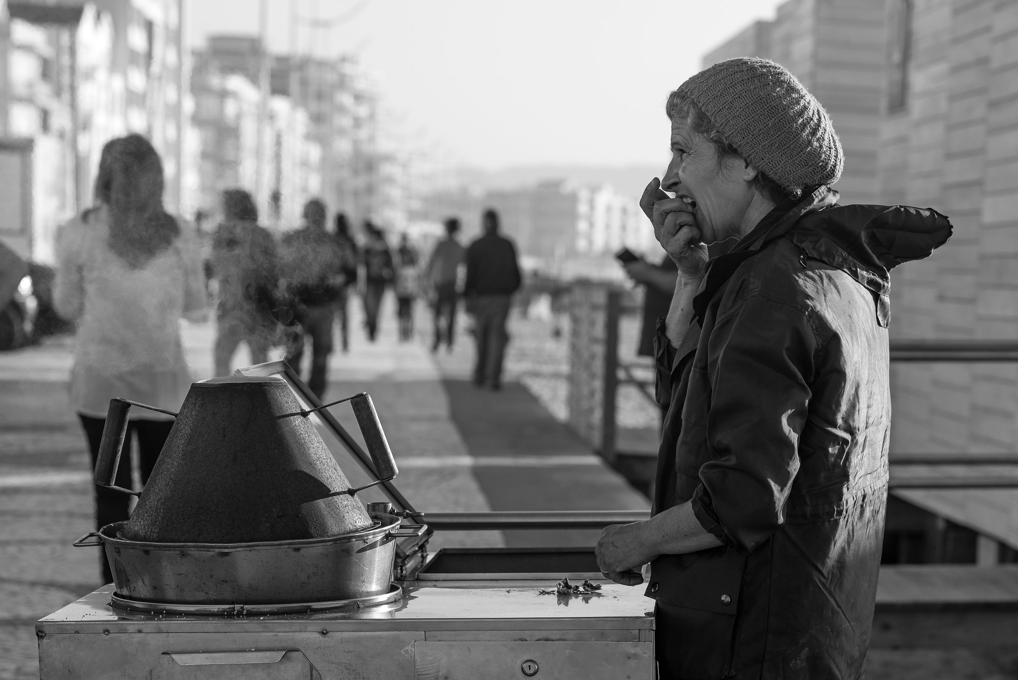 Leica APO-Summicron-M 90mm F2 ASPH sample photo. 'quentes e boas' ( roasted chestnuts) photography