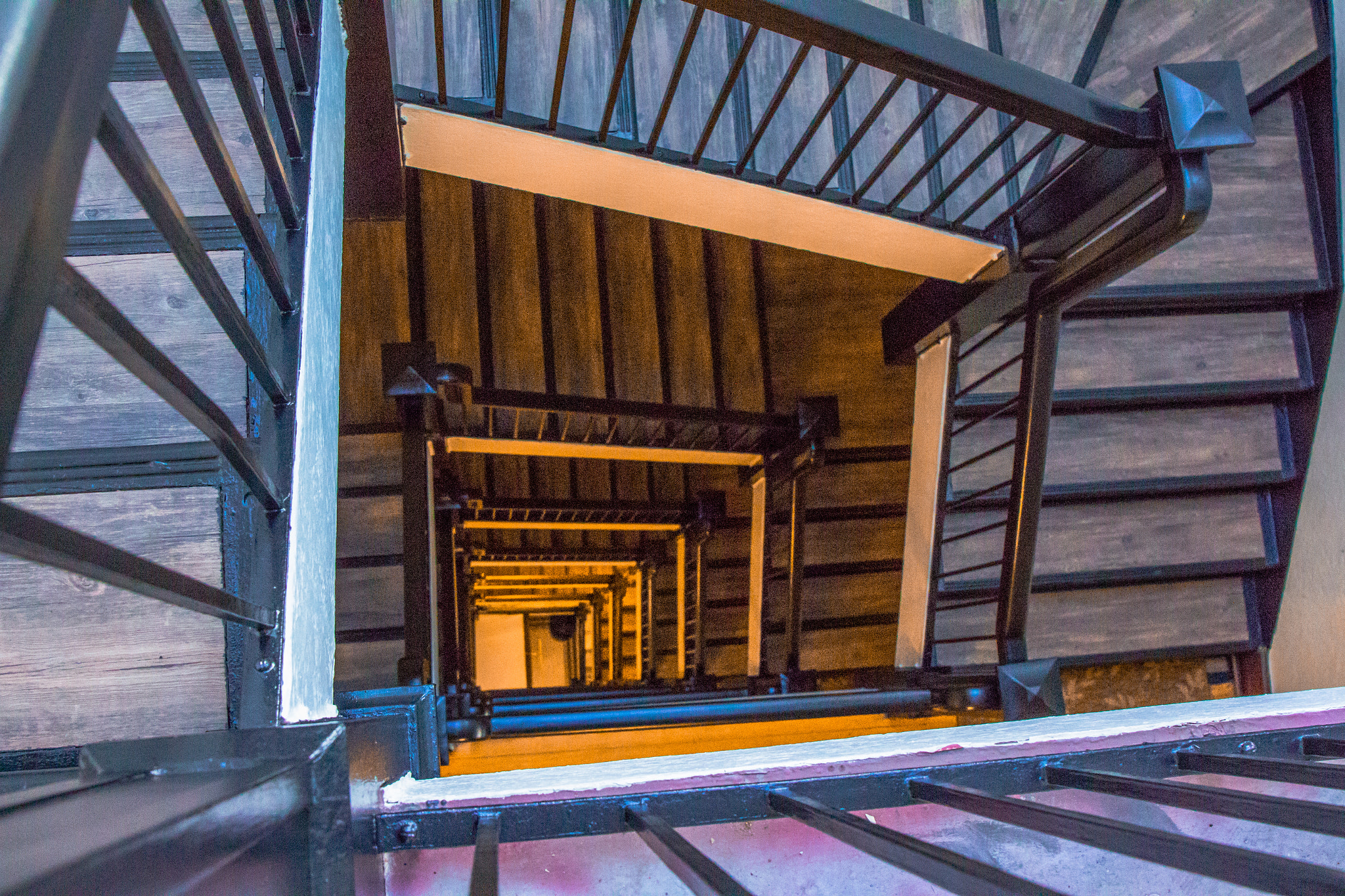 Canon EF 24-70mm F4L IS USM sample photo. Long way down photography