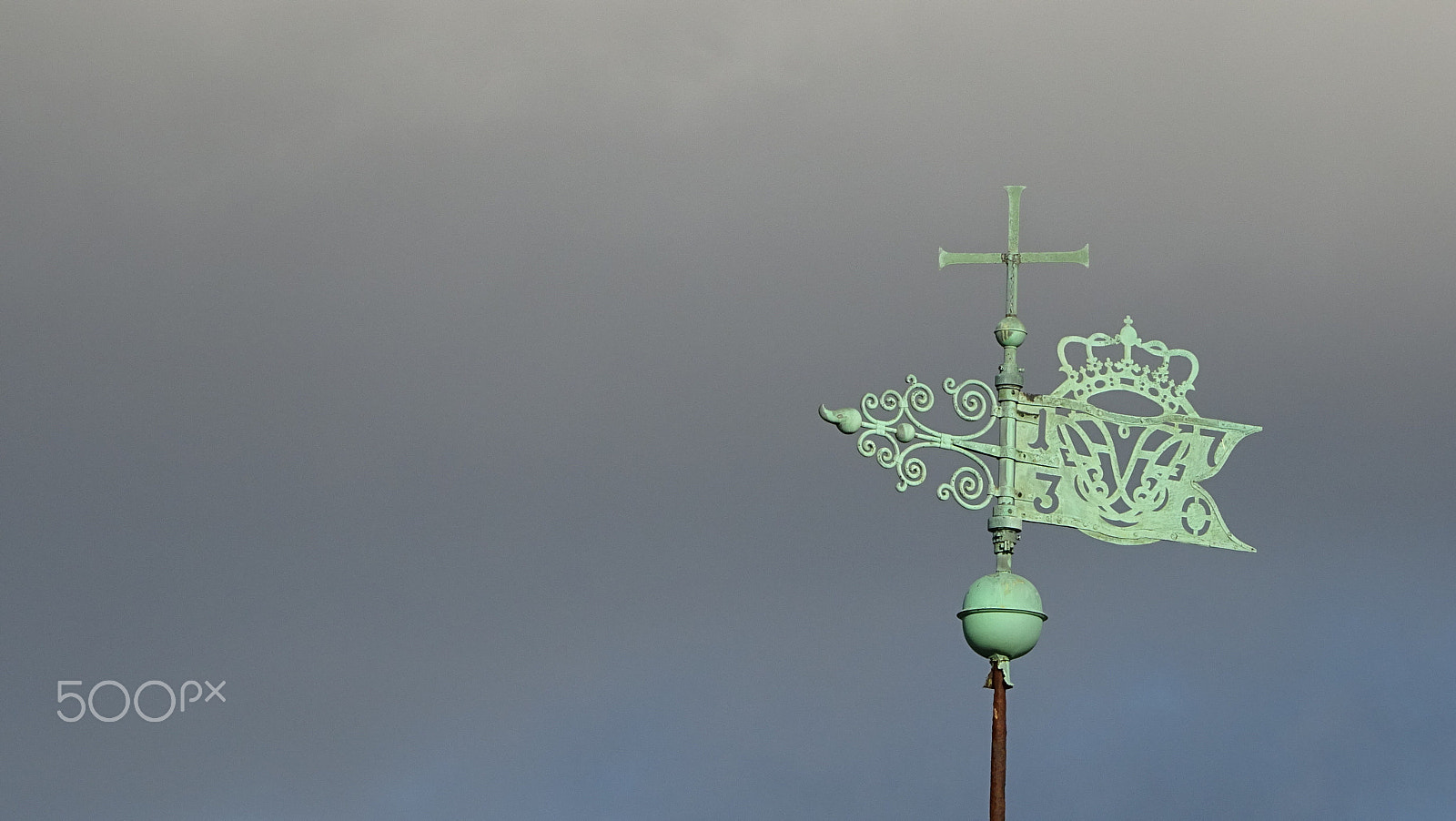 Sony DSC-QX30 sample photo. Church cross in the clouds, copenhagen photography