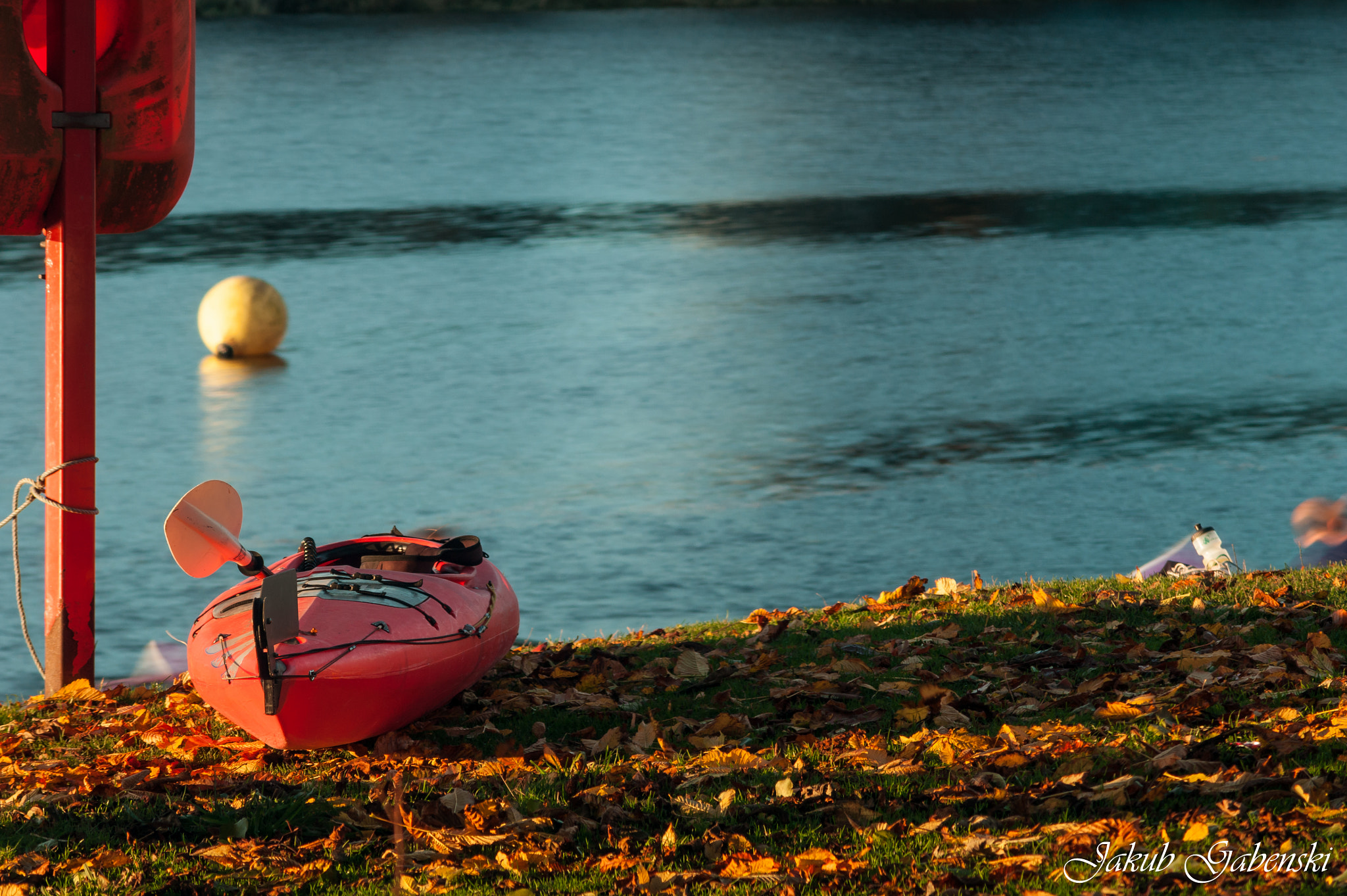 Sony Alpha DSLR-A390 + Minolta AF 70-210mm F4 Macro sample photo. Kayak photography