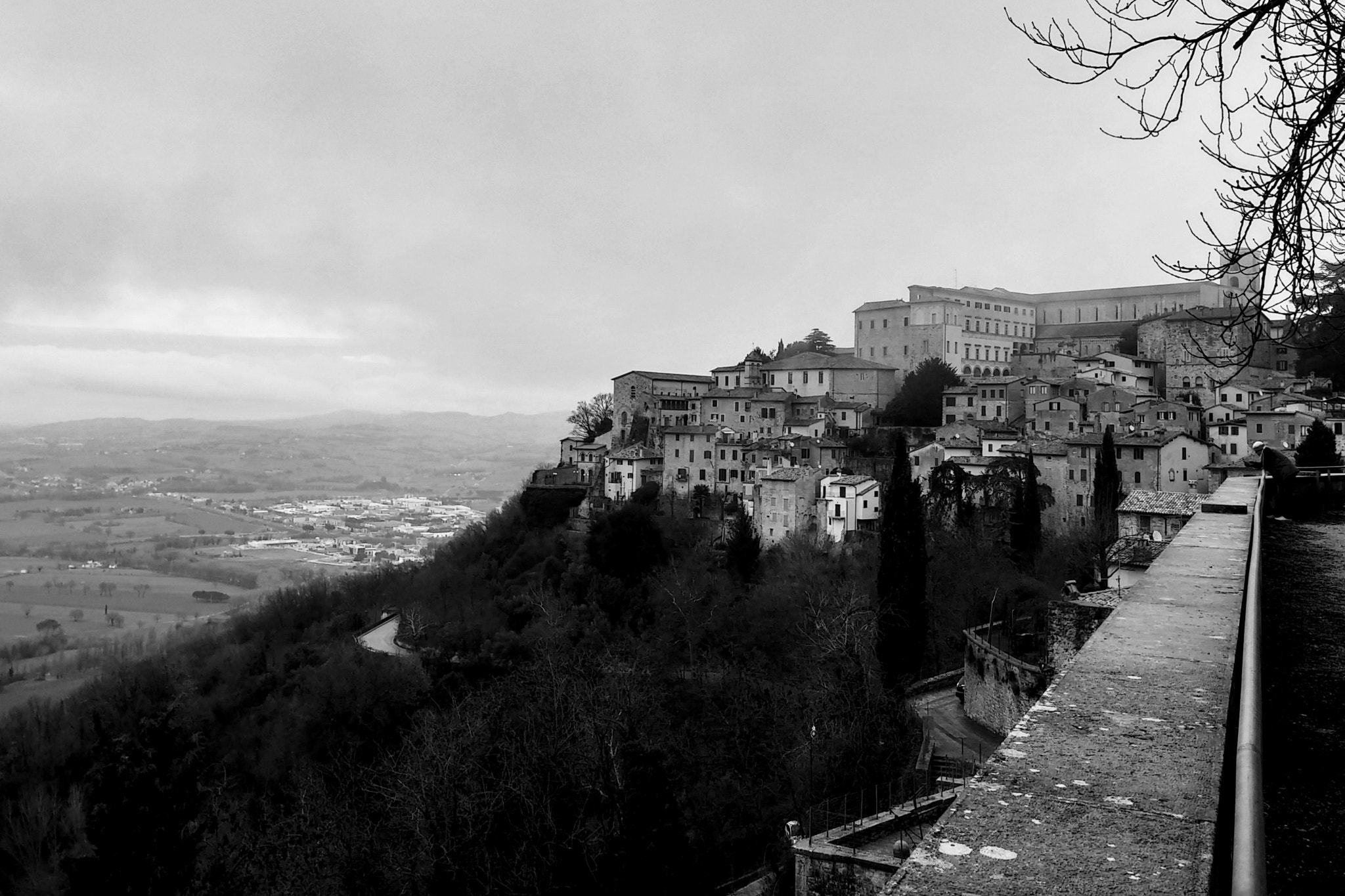 LG D80 sample photo. Todi view photography