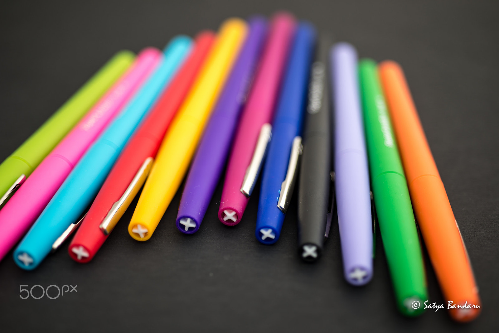 AF Micro-Nikkor 60mm f/2.8 sample photo. Tip pens photography