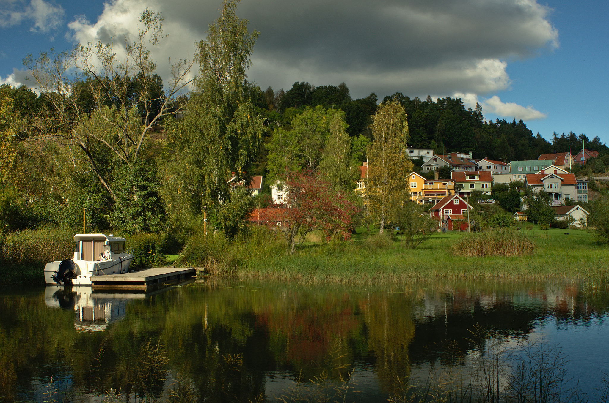 Nikon D7000 + AF Nikkor 28mm f/2.8 sample photo. Kungälv photography