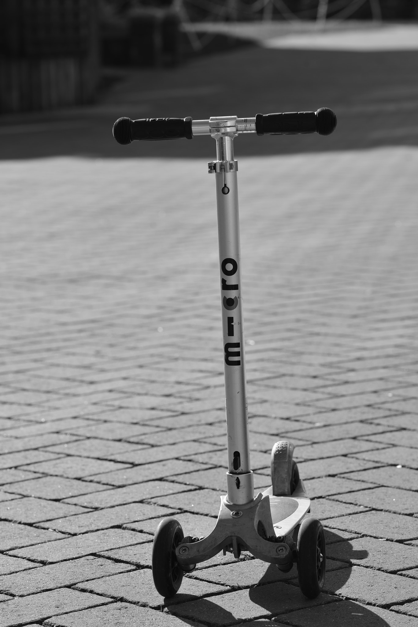 ZEISS Apo Sonnar T* 135mm F2 sample photo. Parked photography