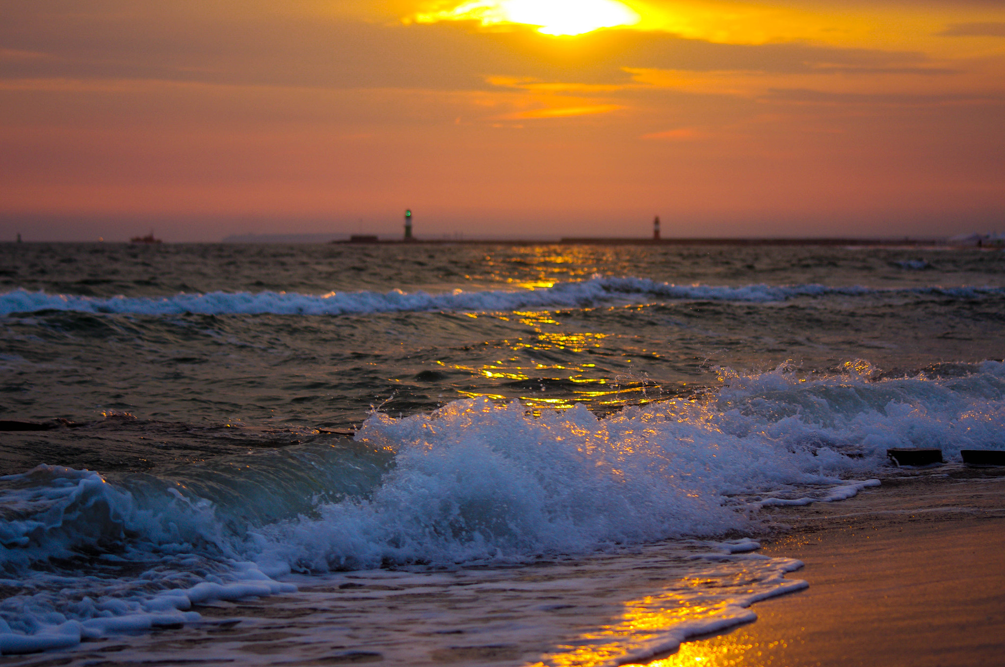 Pentax K-x sample photo. Sunrise warnemünde photography