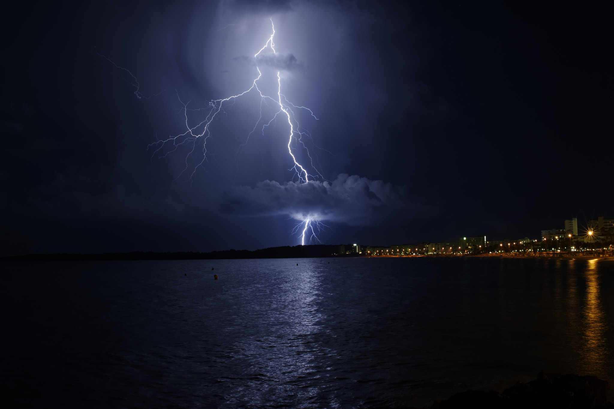 AF Zoom-Nikkor 35-80mm f/4-5.6D N sample photo. Lightening over majorca 2 photography