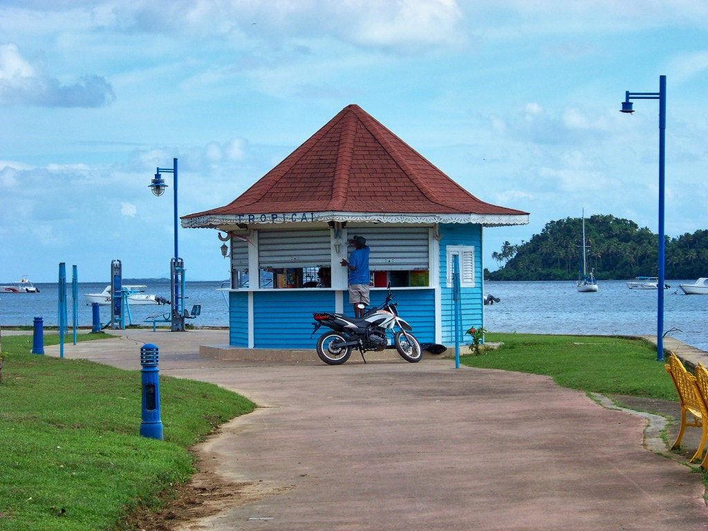 Kodak EASYSHARE Z8612 IS DIGITAL CAMERA sample photo. Shops in the dominican republic photography