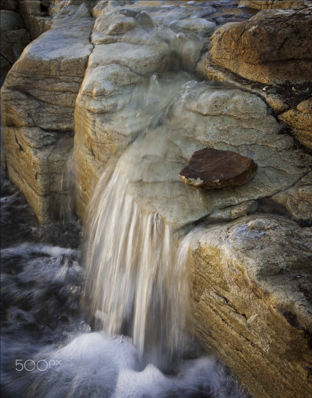 Canon EOS 450D (EOS Rebel XSi / EOS Kiss X2) sample photo. Tiny waterfall photography