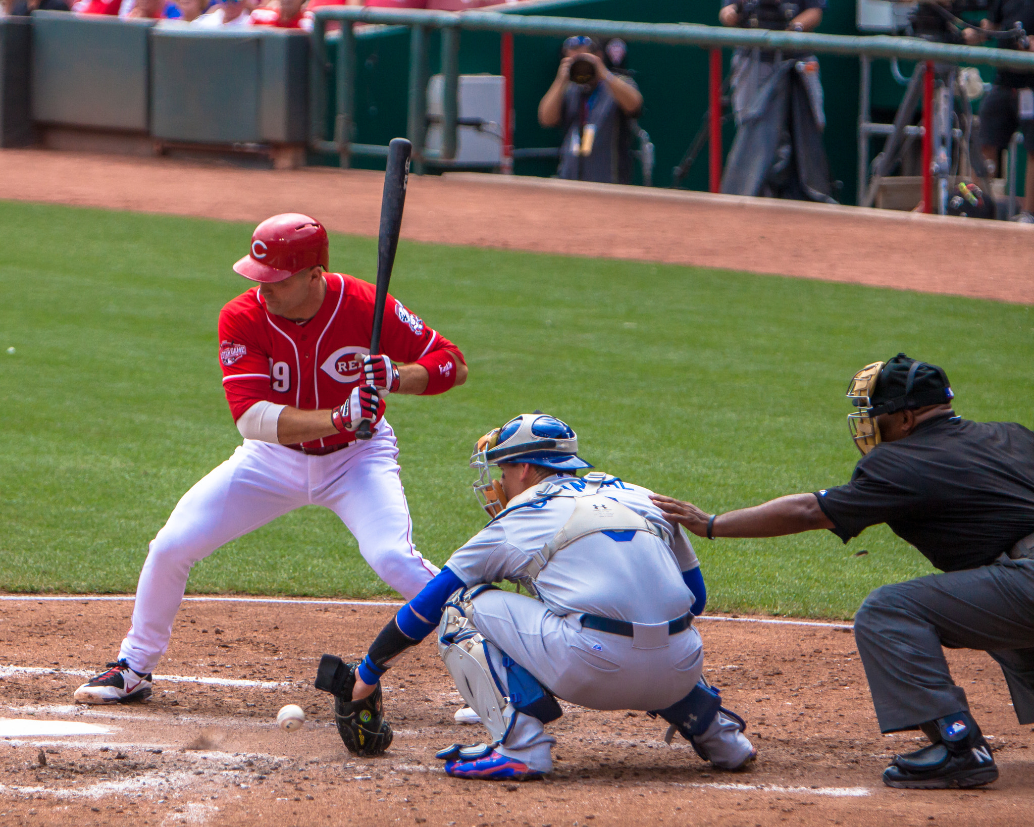 Canon EOS 5D Mark II + Canon EF 70-200mm F2.8L IS USM sample photo. Reds dodgers photography