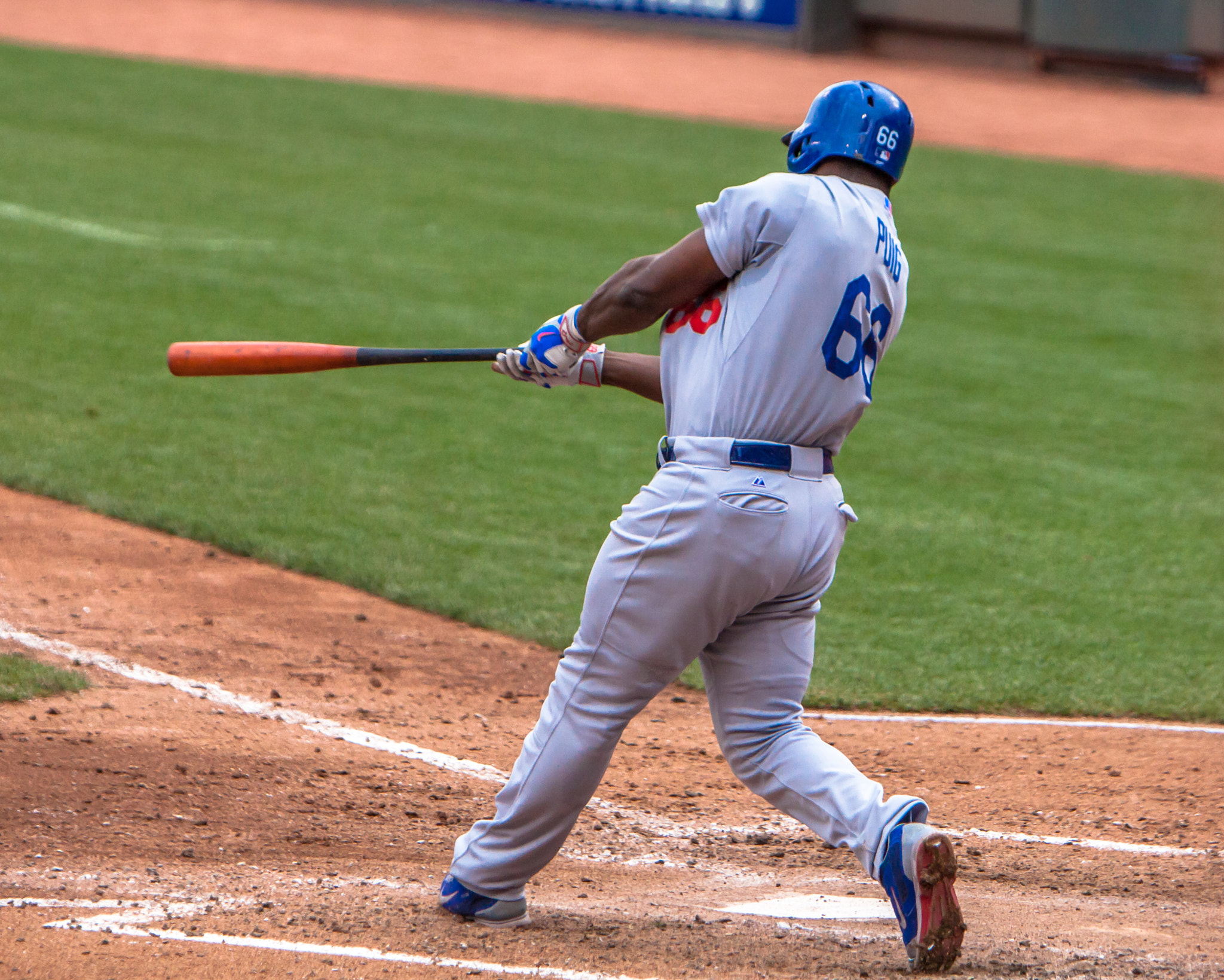 Canon EOS 5D Mark II + Canon EF 70-200mm F2.8L IS USM sample photo. Reds dodgers photography