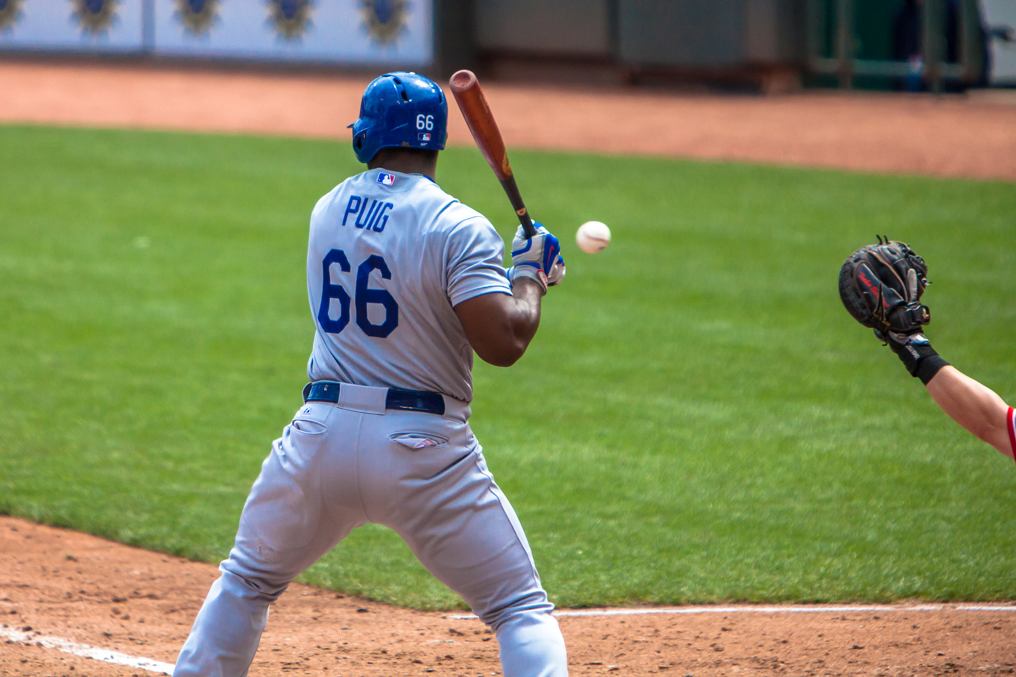 Canon EOS 5D Mark II + Canon EF 70-200mm F2.8L IS USM sample photo. Reds dodgers photography