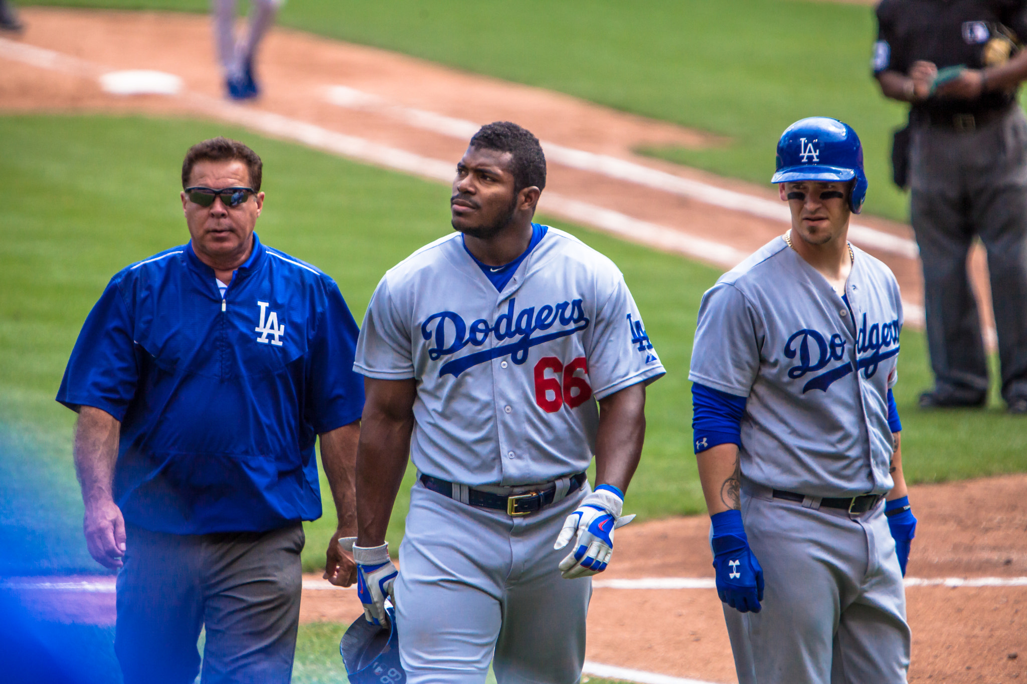 Canon EF 70-200mm F2.8L IS USM sample photo. Reds dodgers photography