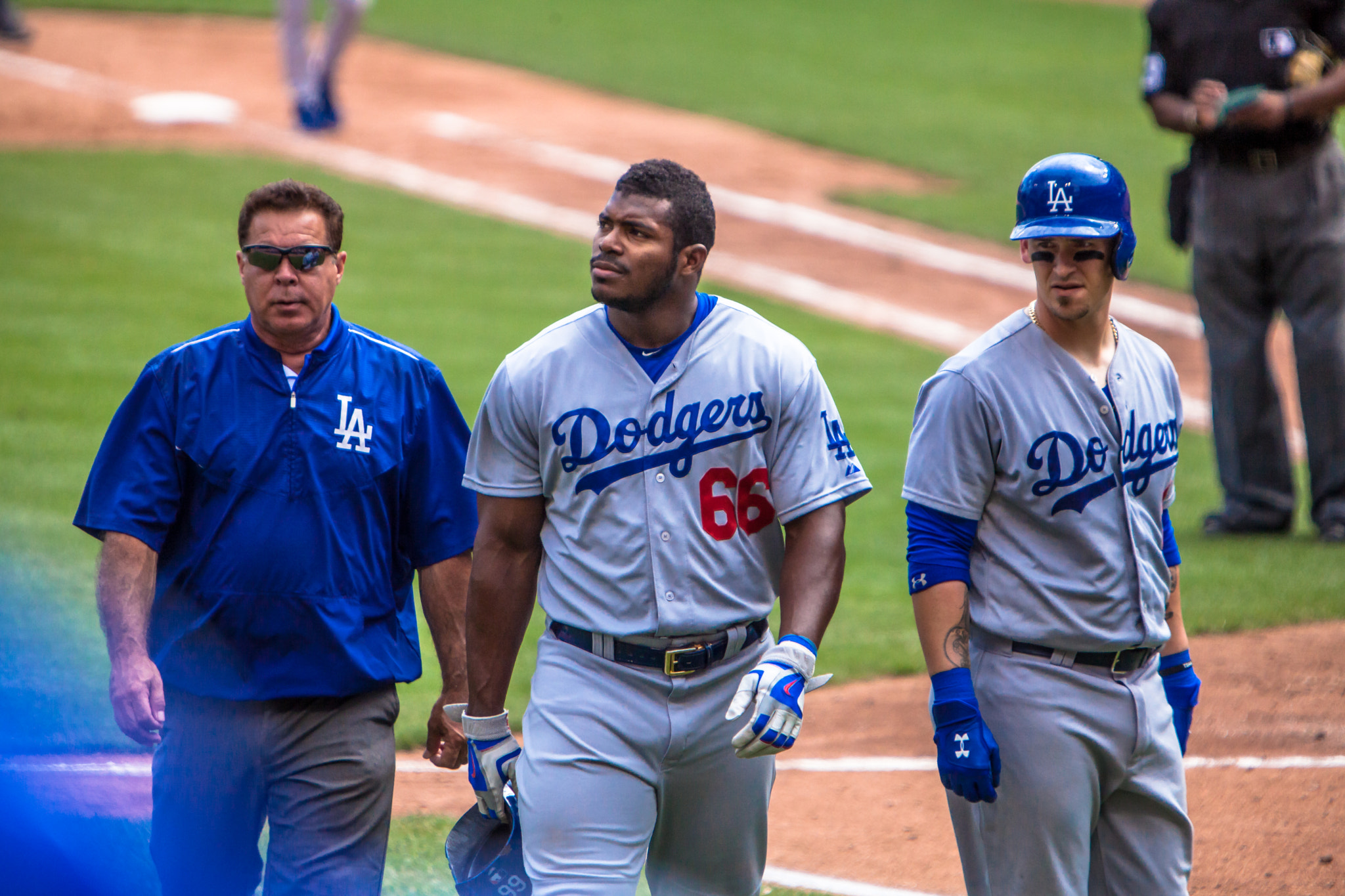 Canon EOS 5D Mark II + Canon EF 70-200mm F2.8L IS USM sample photo. Reds dodgers photography